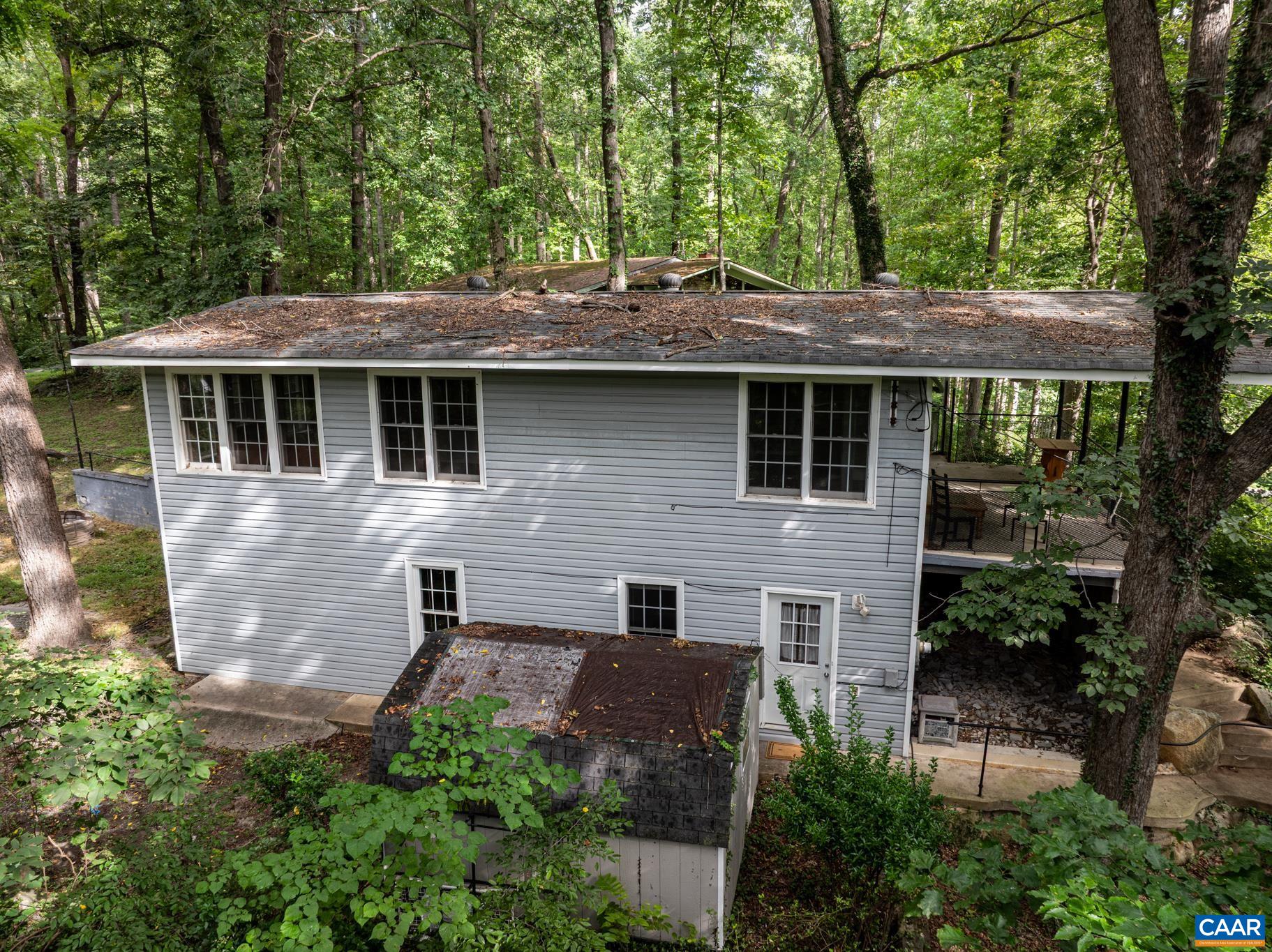58 IRIS LN