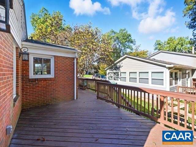611 SHAMROCK RD
