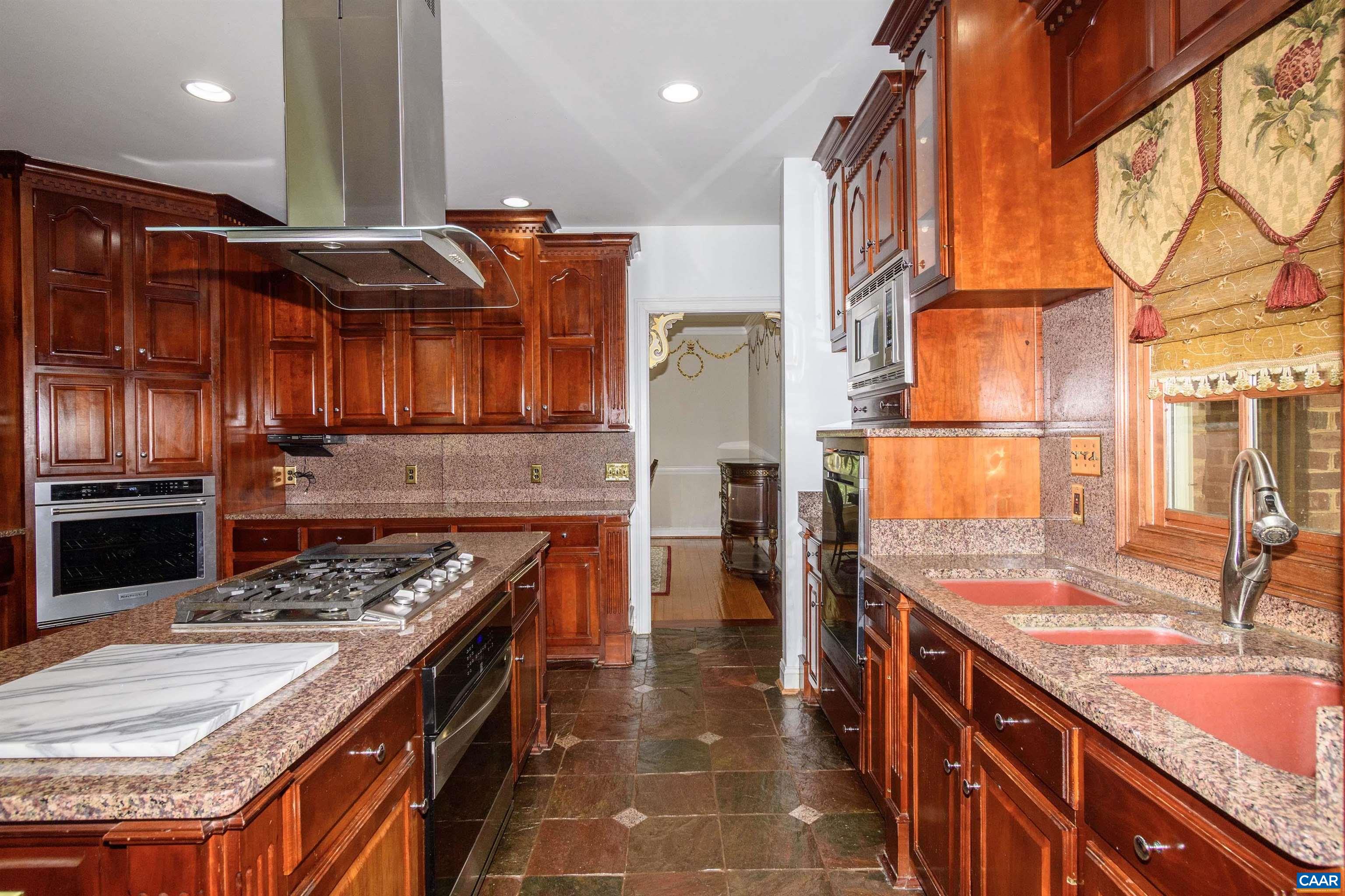 2576 S JAMES RIVER HWY