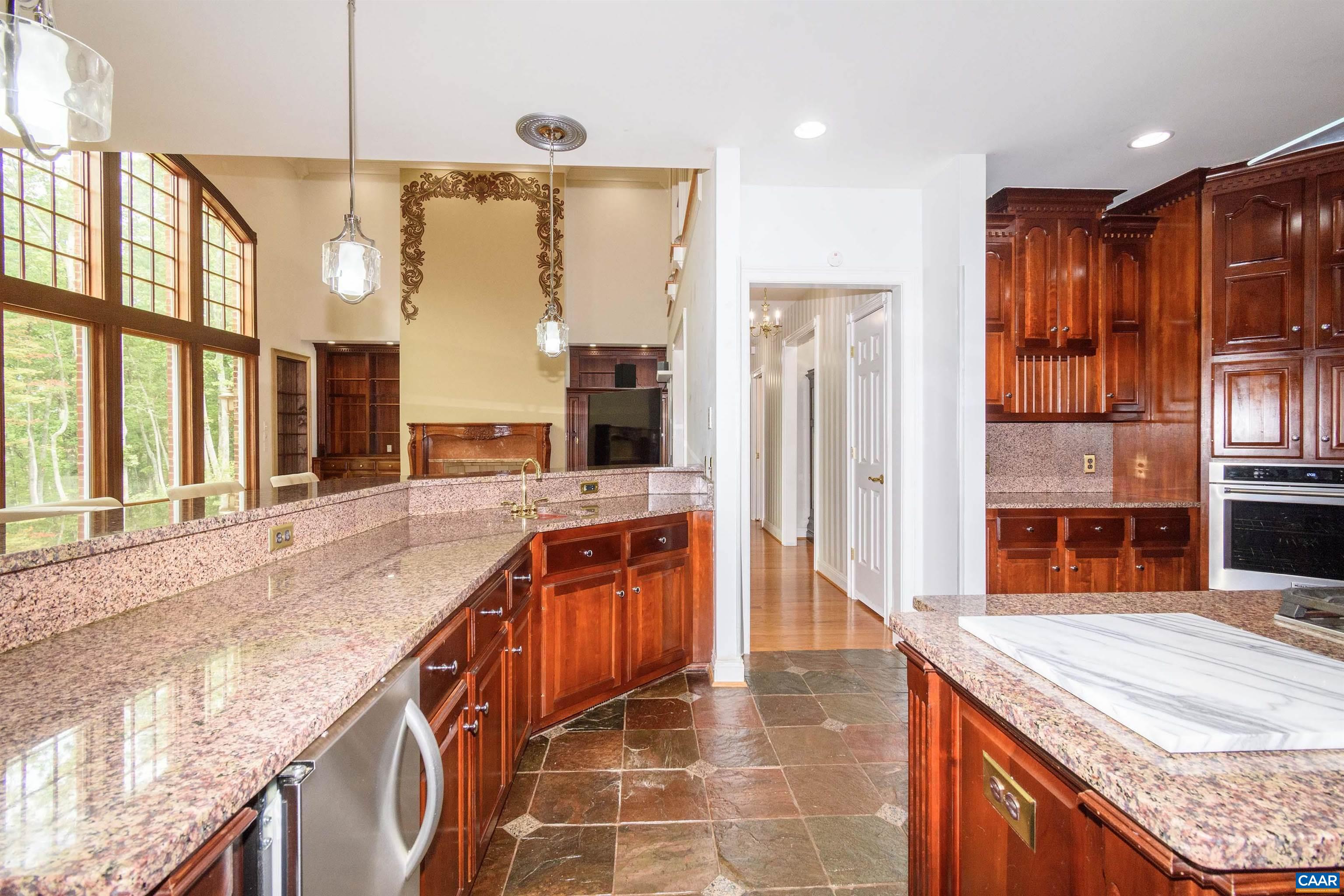 2576 S JAMES RIVER HWY