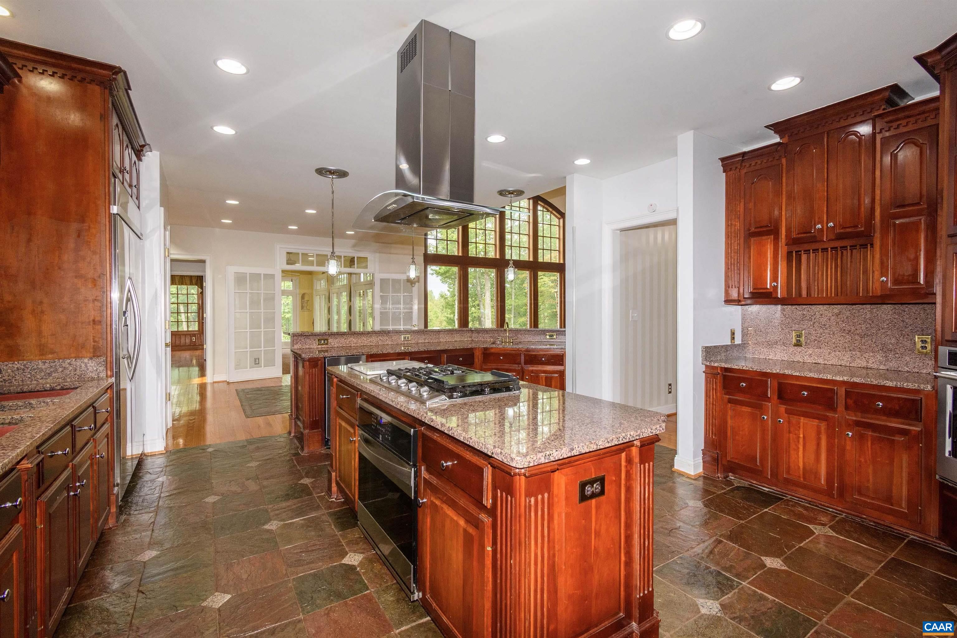 2576 S JAMES RIVER HWY