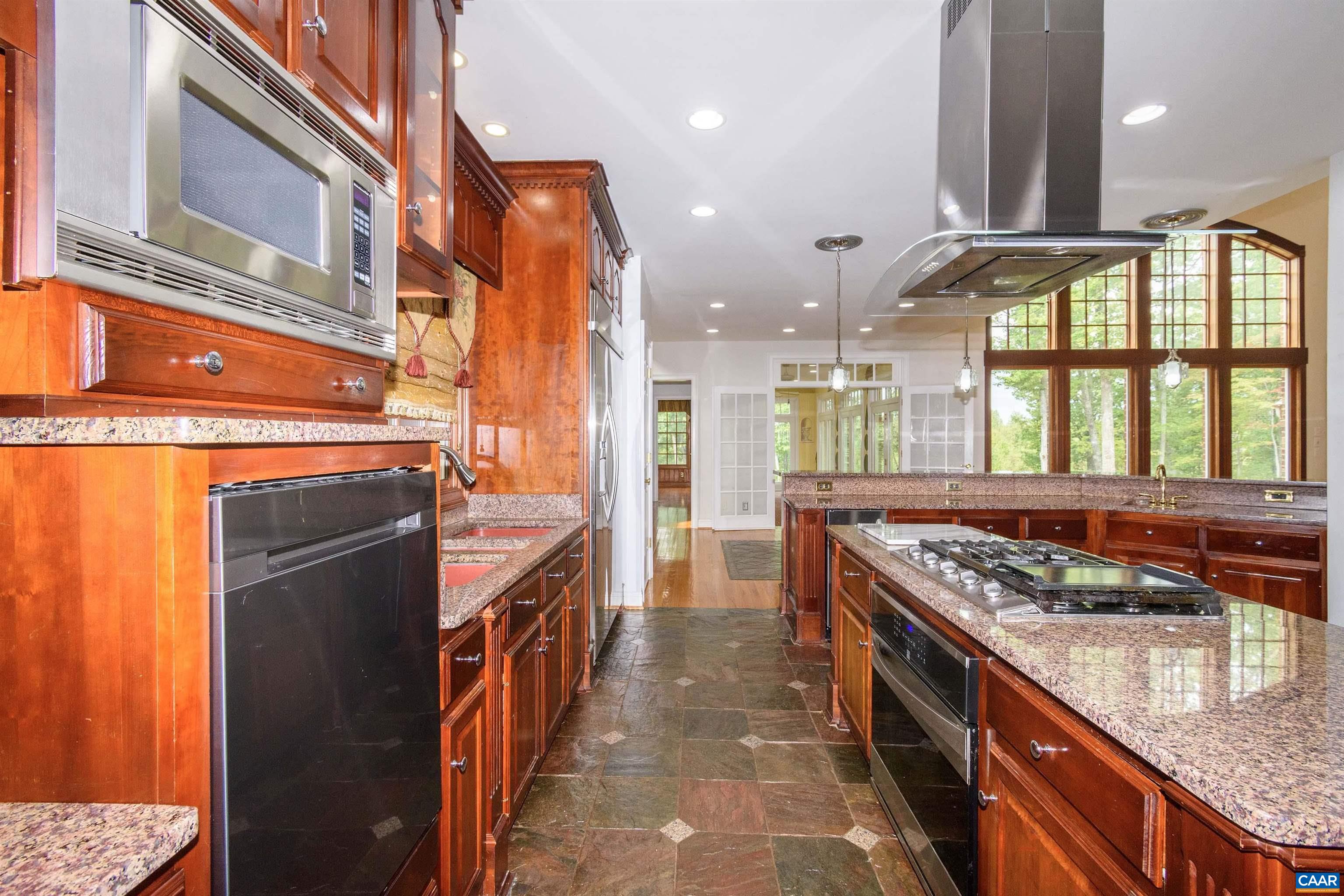 2576 S JAMES RIVER HWY
