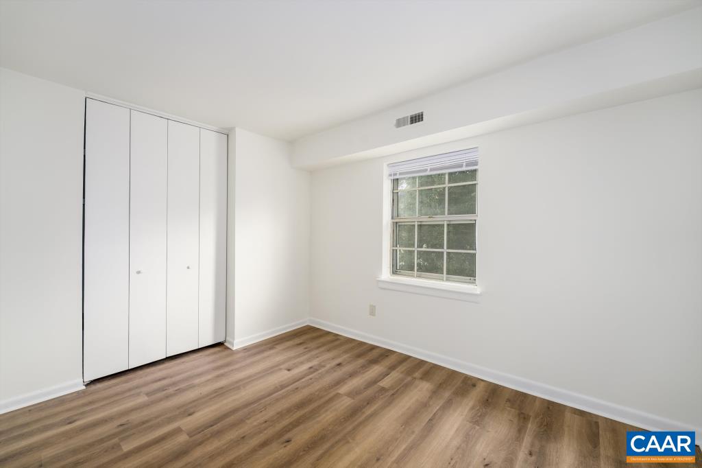 555 BURGOYNE RD Unit: 13