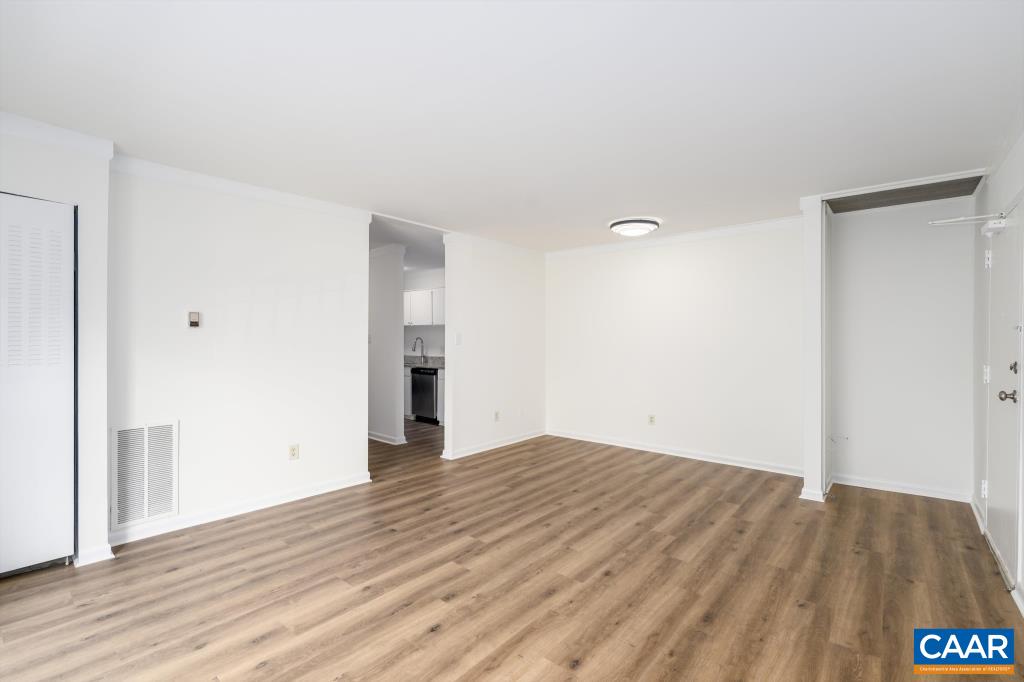 555 BURGOYNE RD Unit: 13