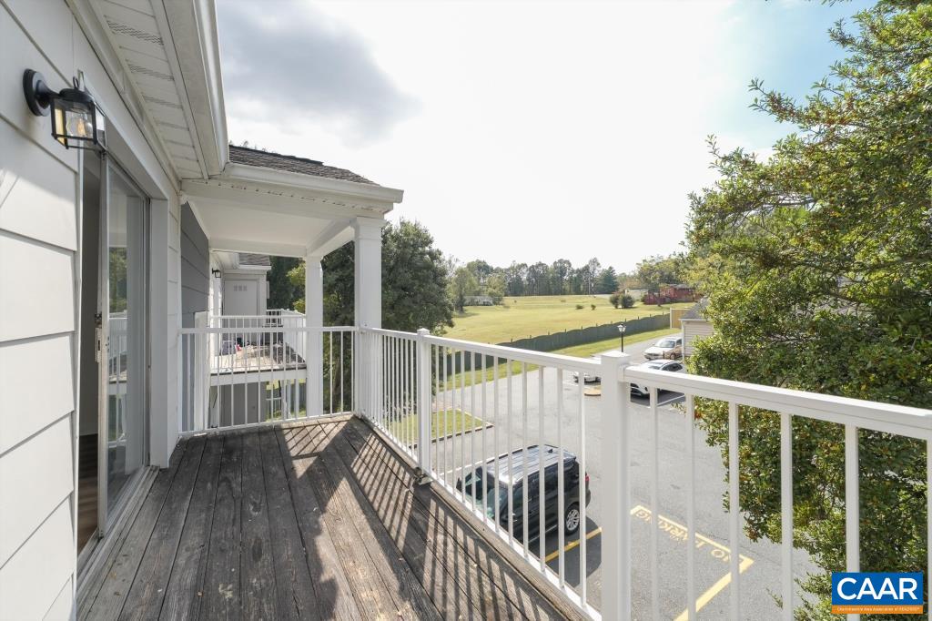 555 BURGOYNE RD Unit: 13