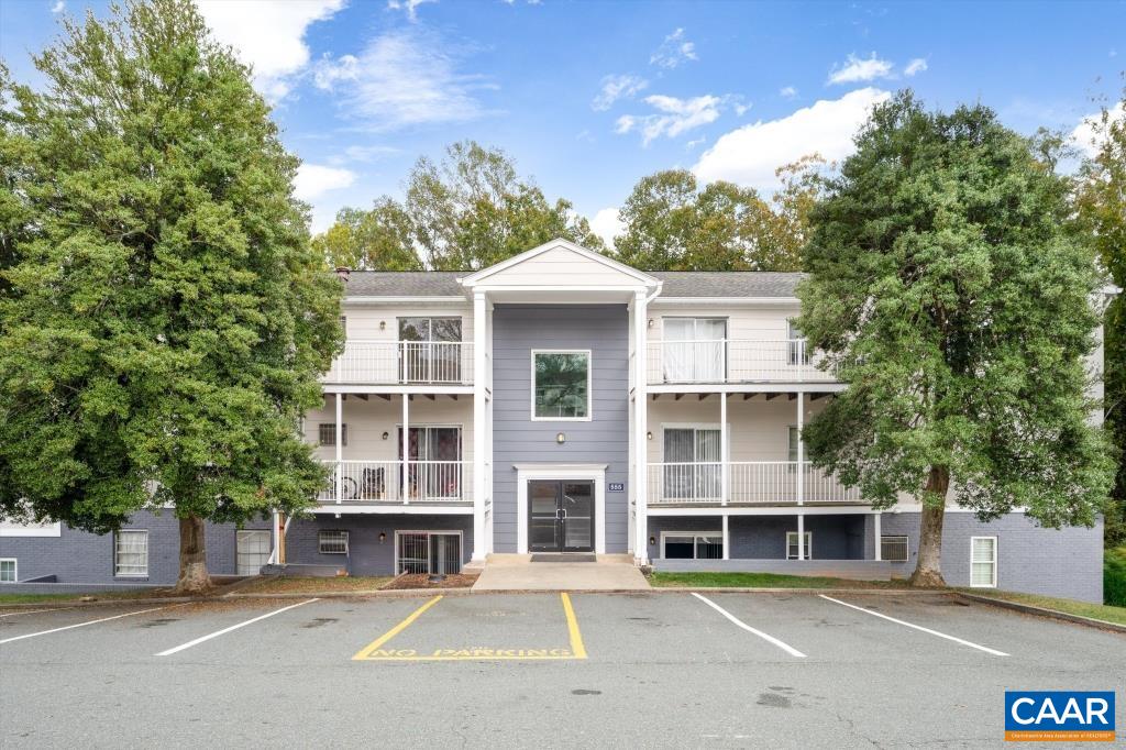 555 BURGOYNE RD Unit: 13