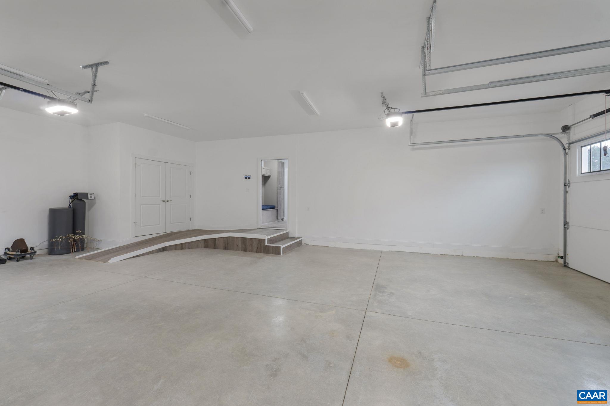 1274 BEAR ISLAND PKWY