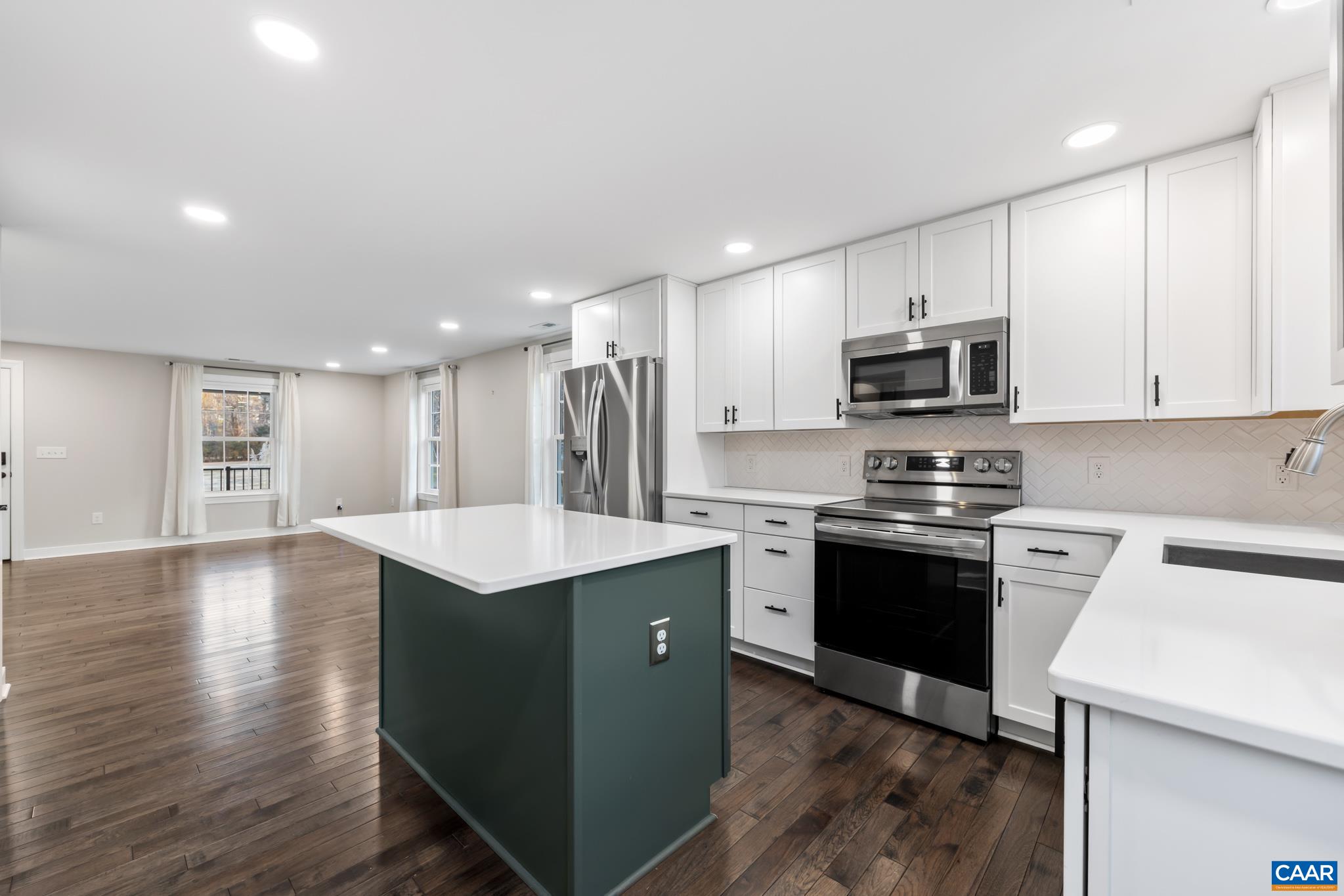 456 FUTURE OAK LN