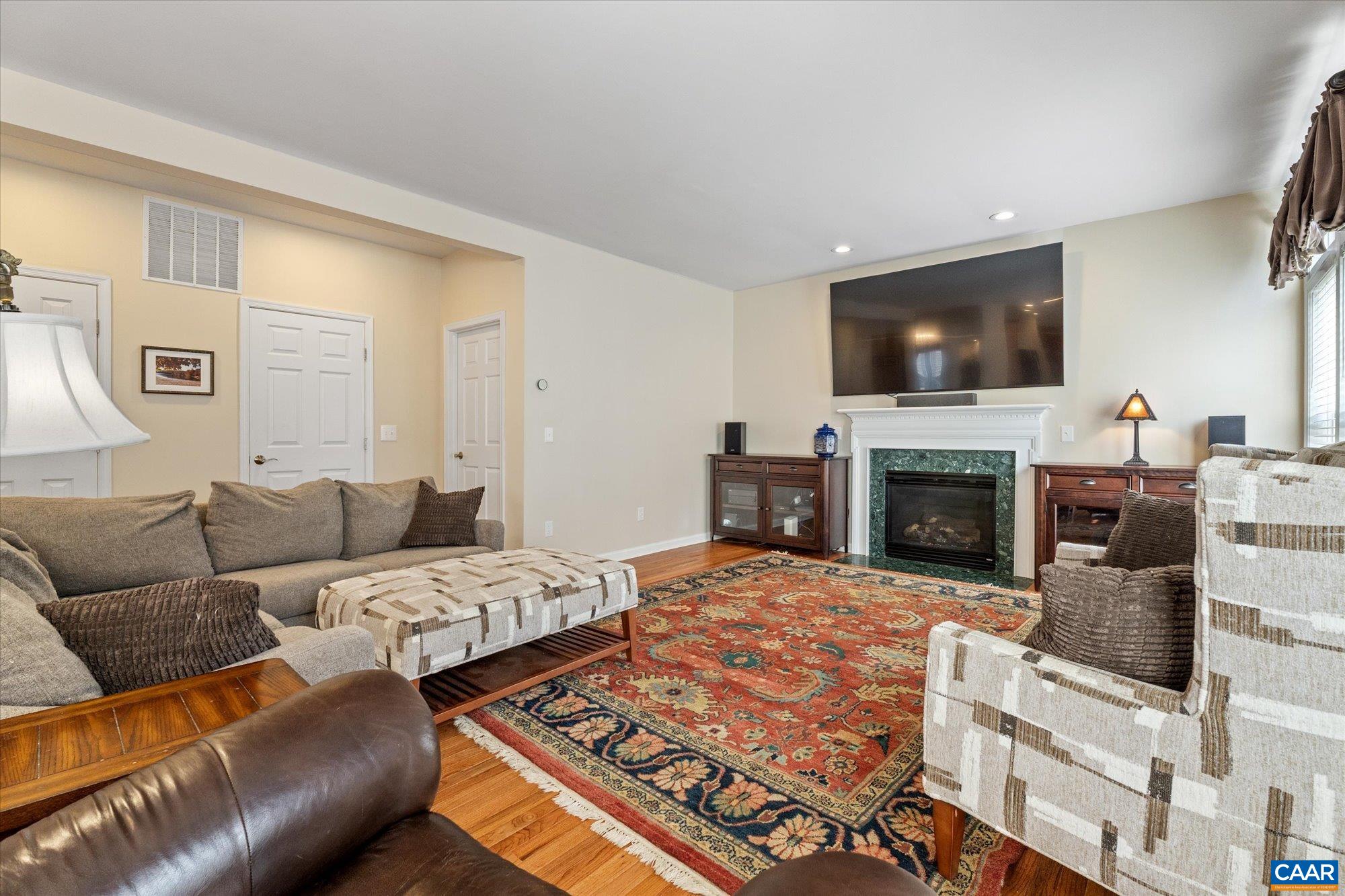 39 LAKEVIEW CT