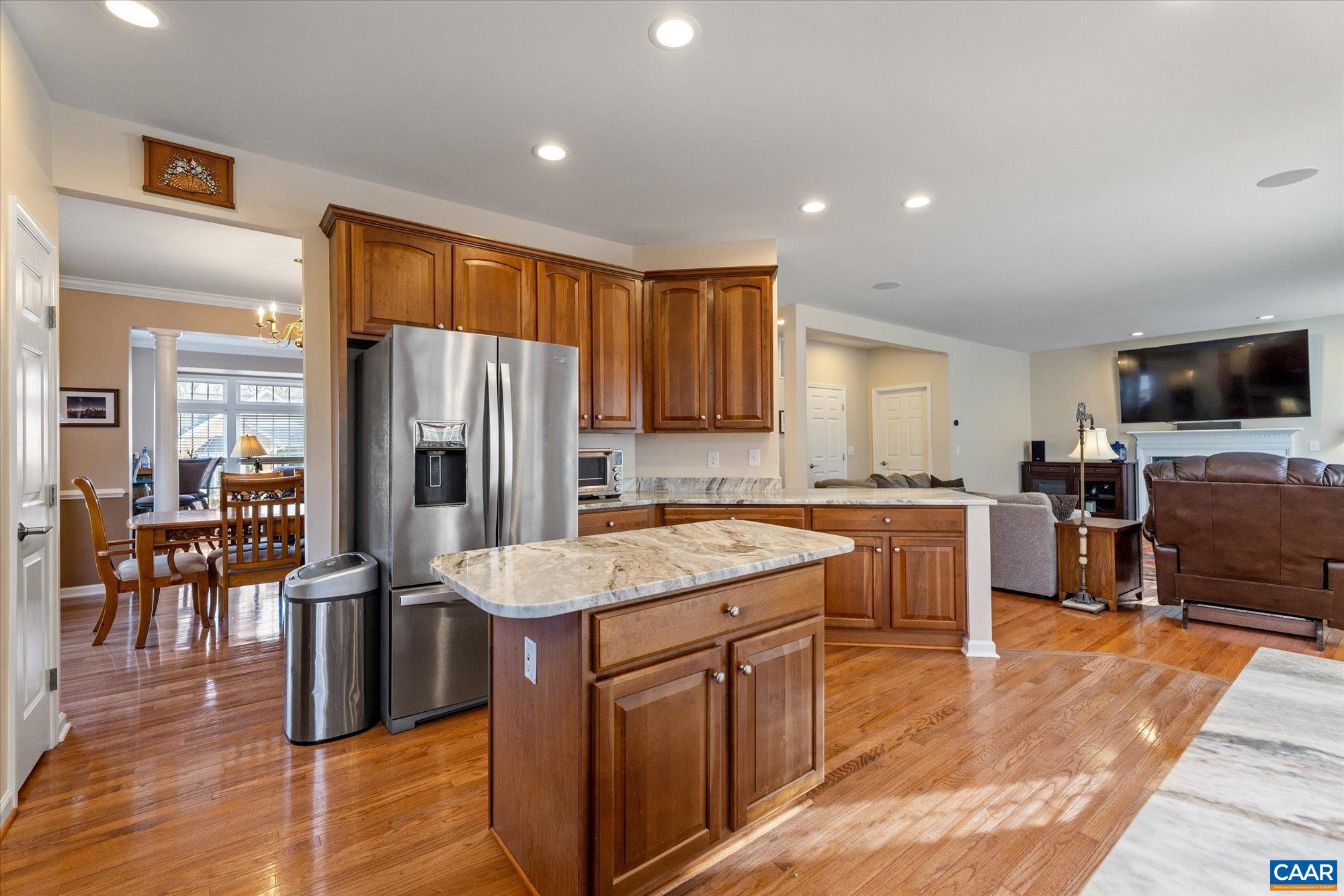 39 LAKEVIEW CT