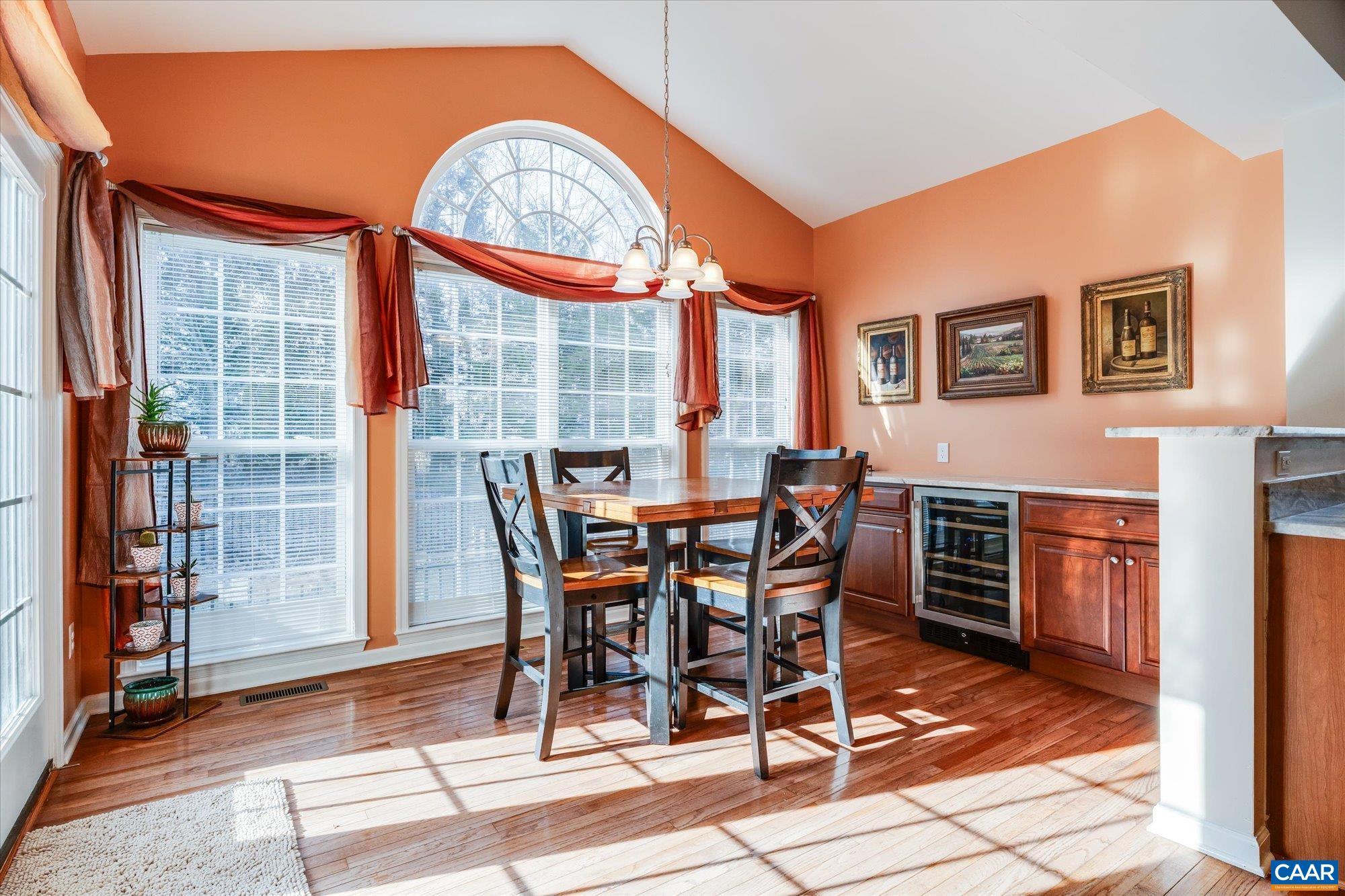 39 LAKEVIEW CT