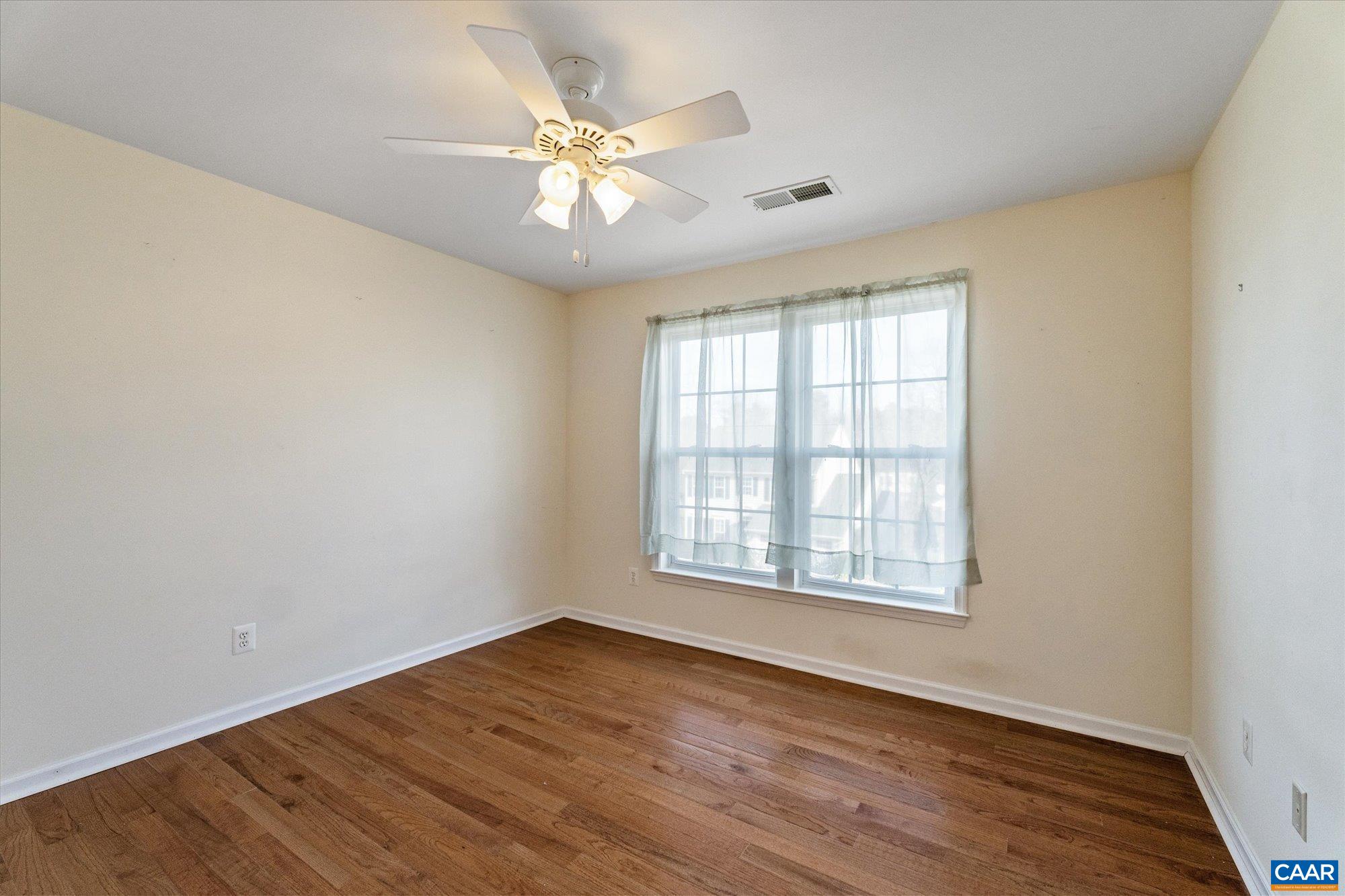 39 LAKEVIEW CT