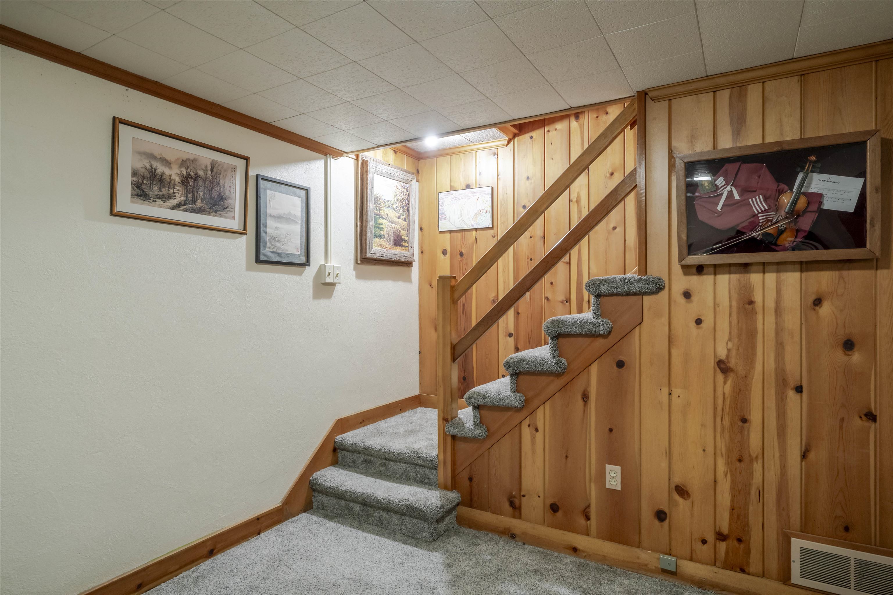 317 WINDEMERE DR