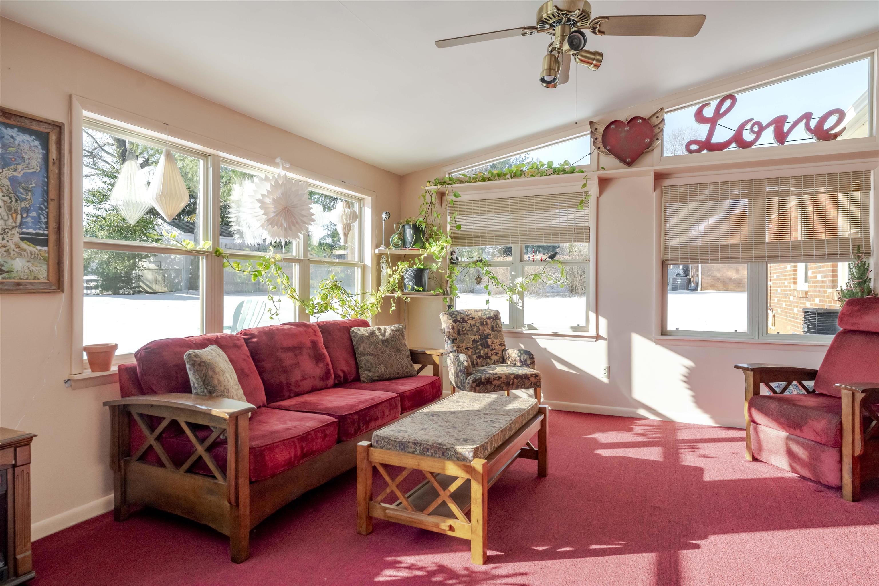 317 WINDEMERE DR