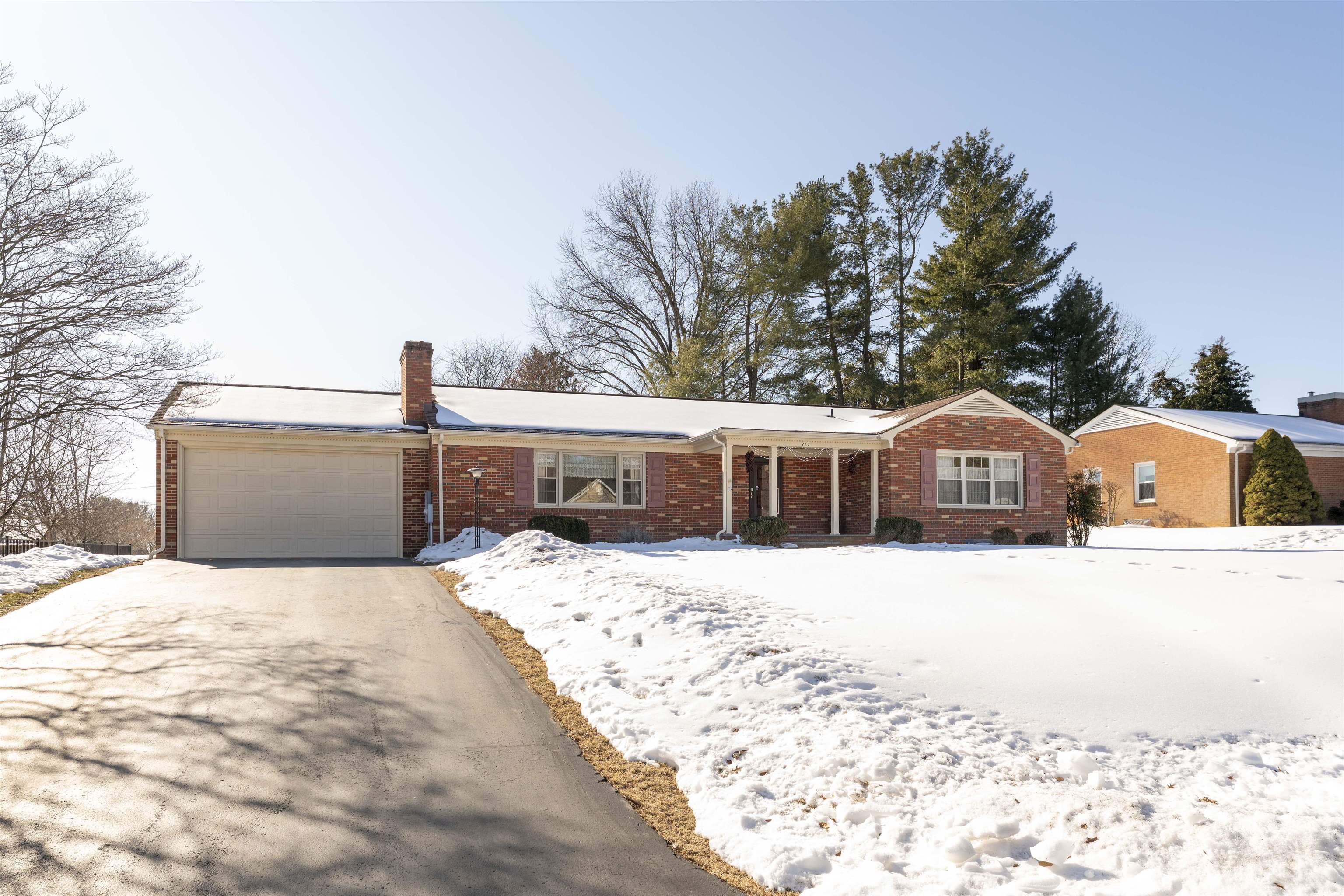 317 WINDEMERE DR