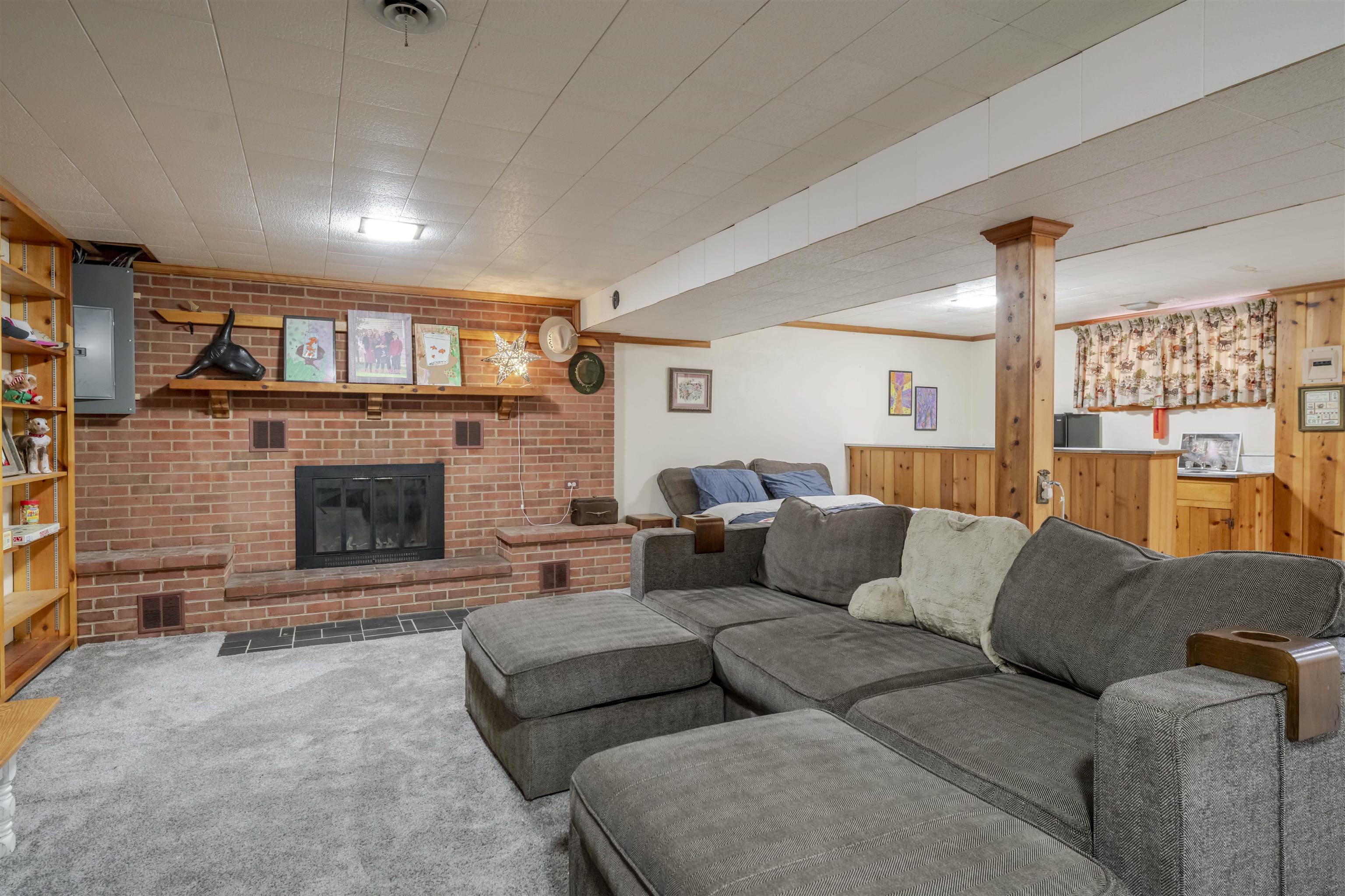 317 WINDEMERE DR