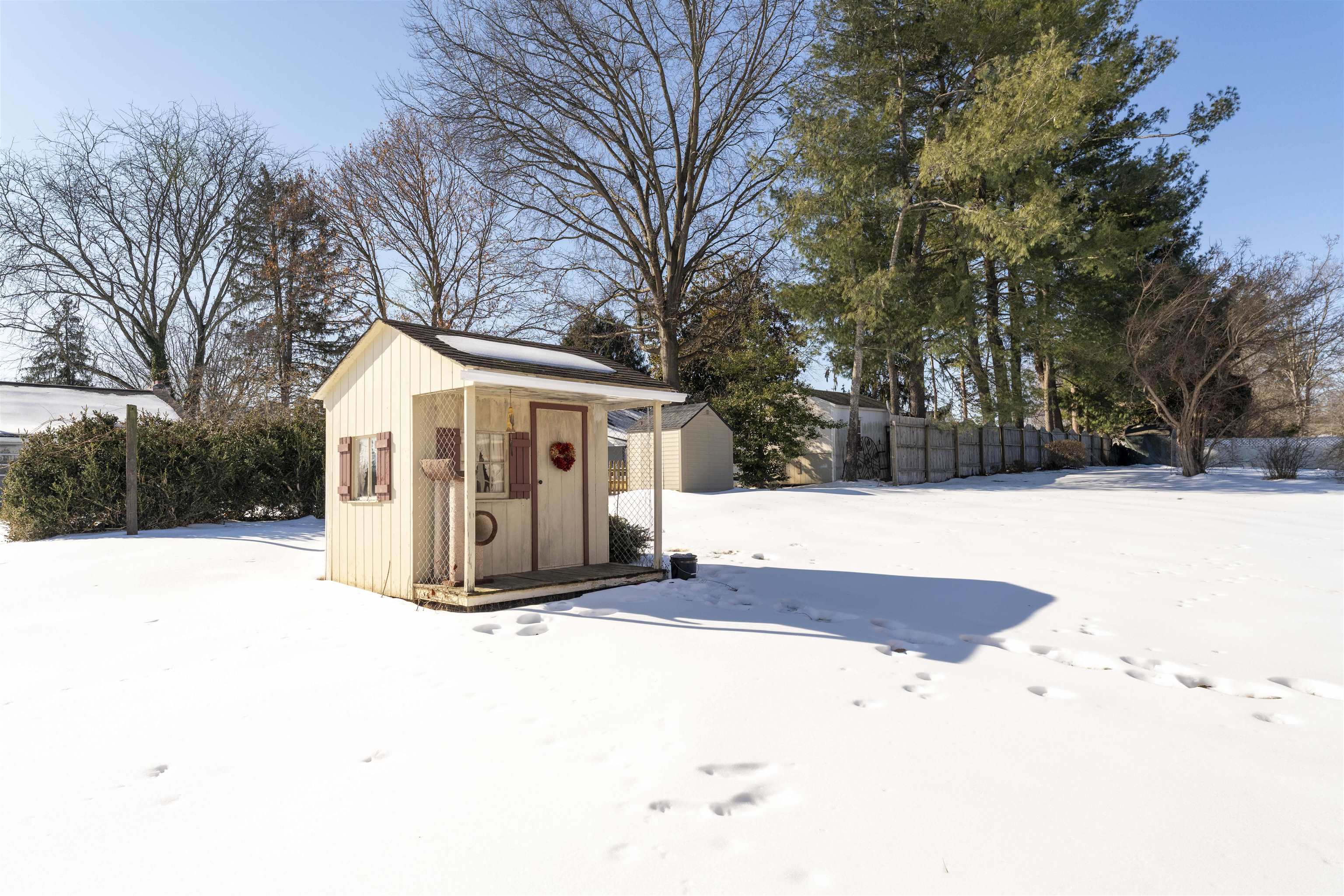 317 WINDEMERE DR