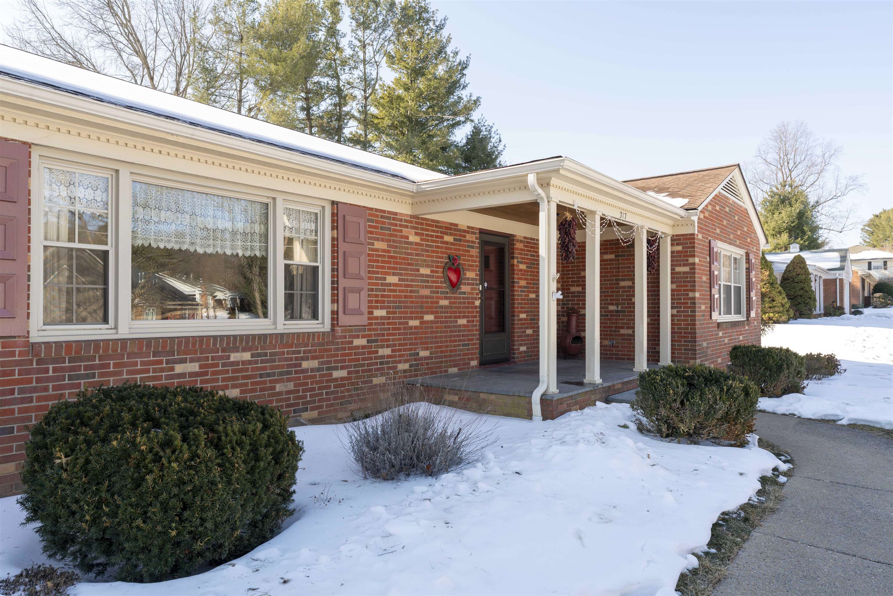 317 WINDEMERE DR