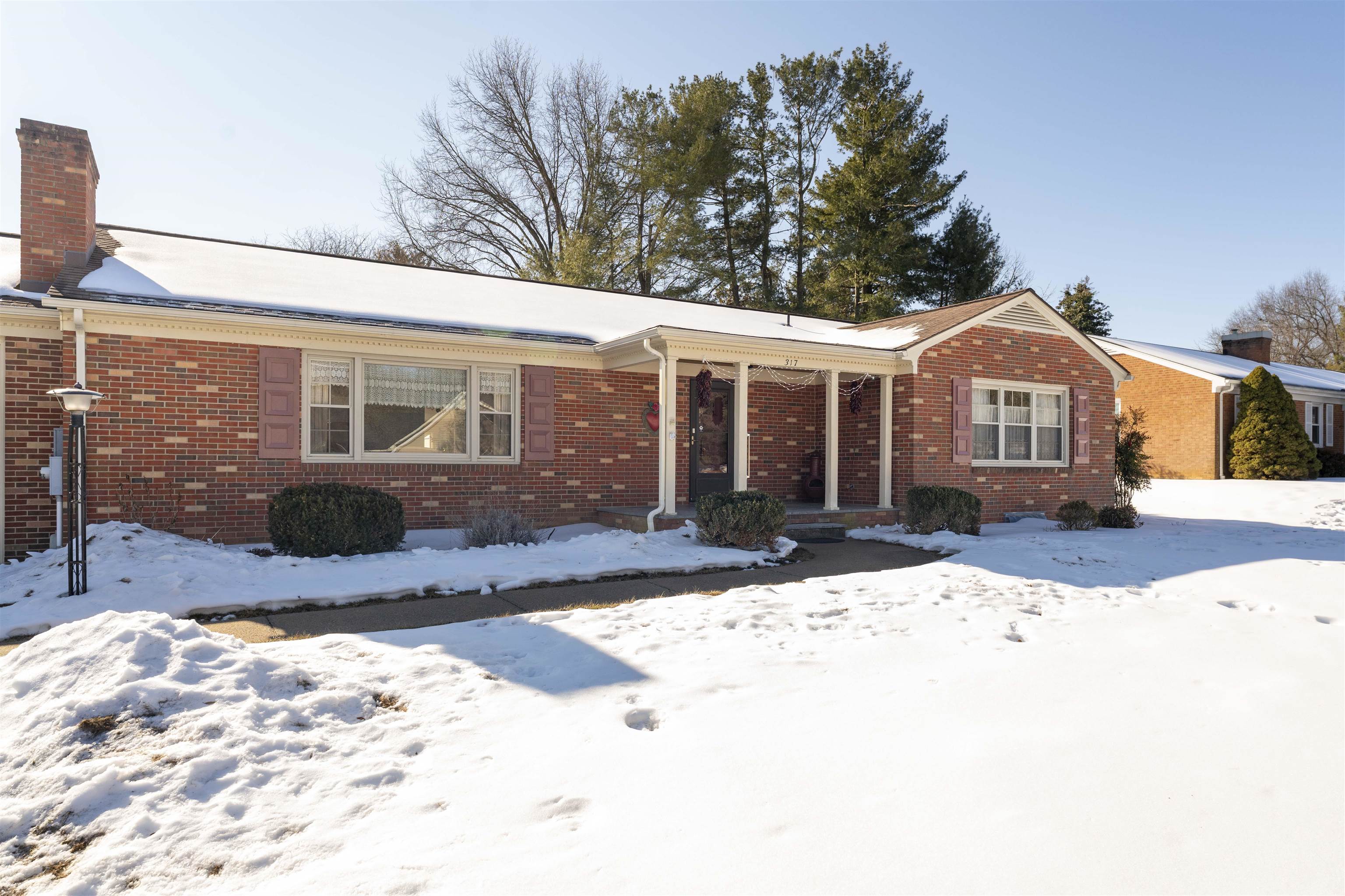 317 WINDEMERE DR