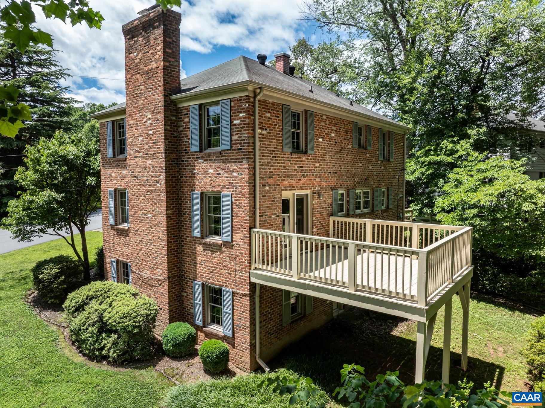 2402 BENNINGTON RD