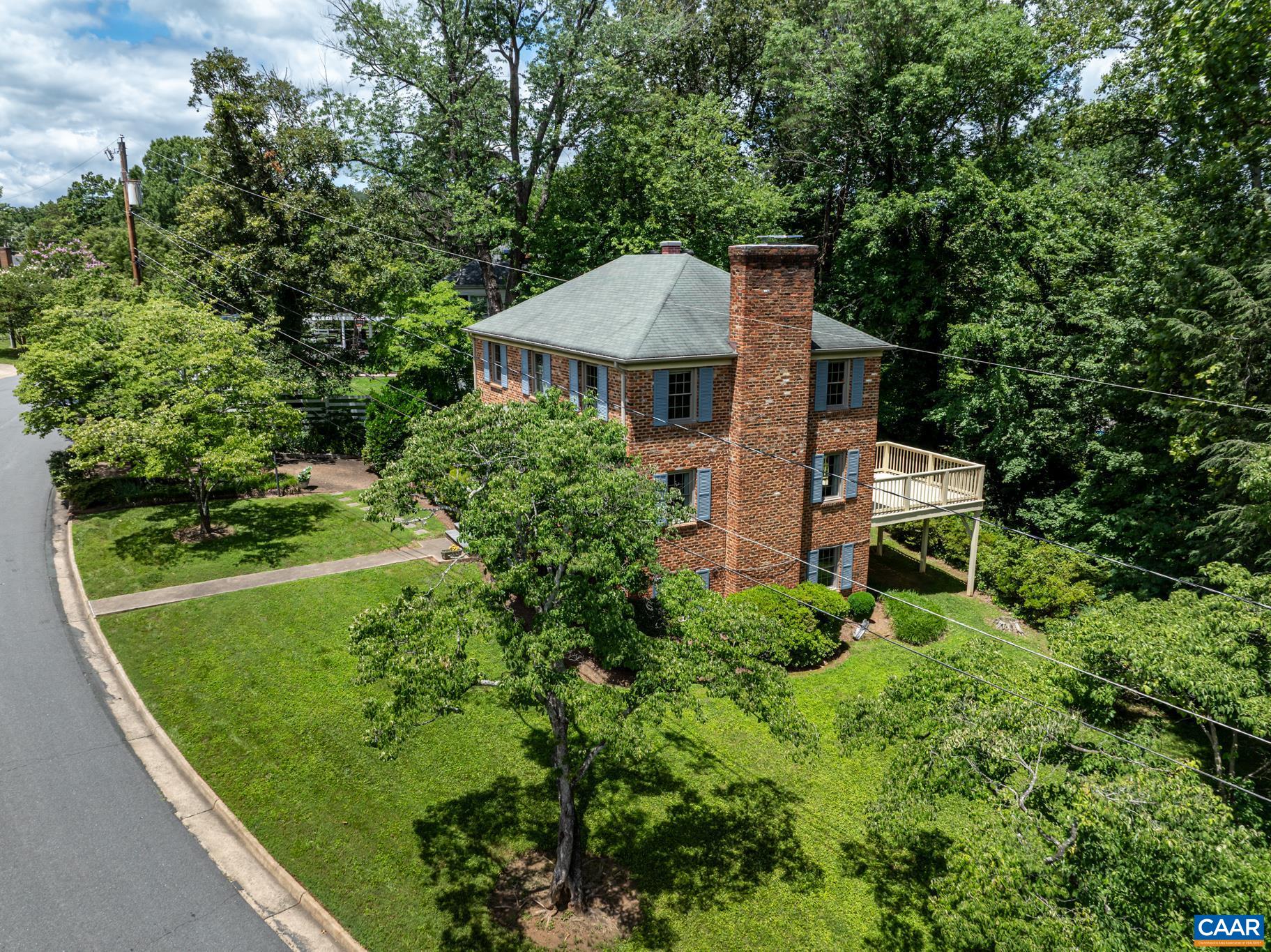2402 BENNINGTON RD