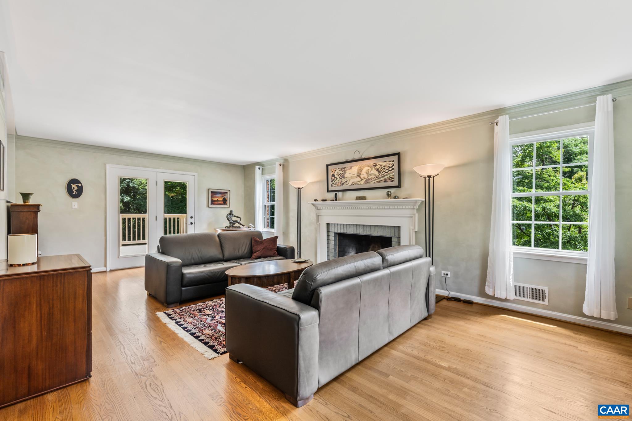 2402 BENNINGTON RD