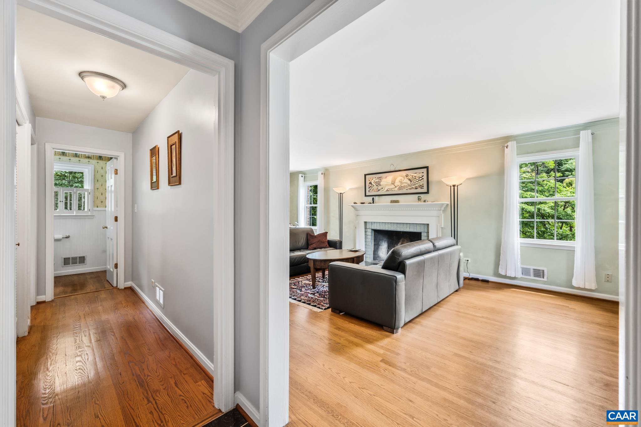 2402 BENNINGTON RD