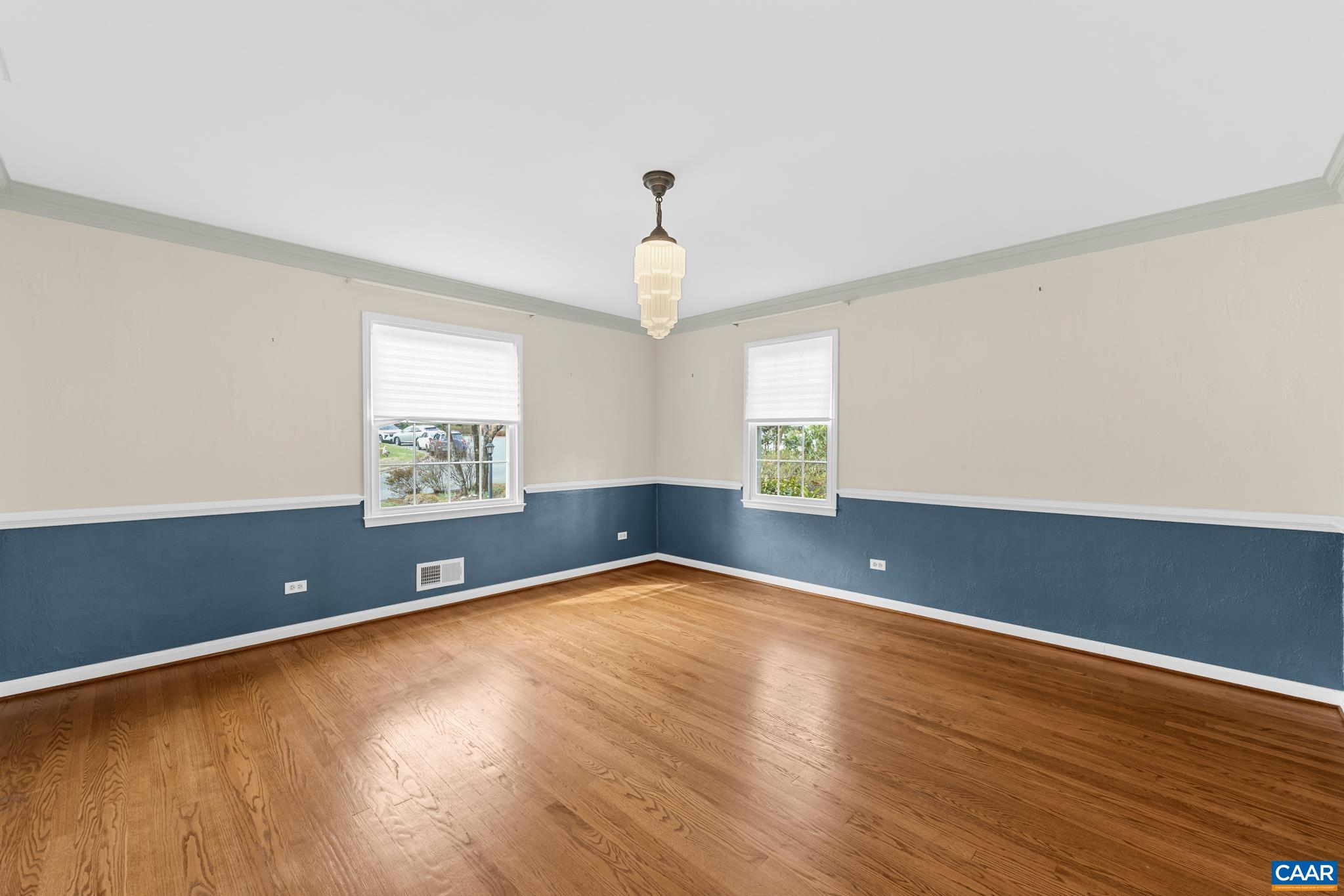 2402 BENNINGTON RD