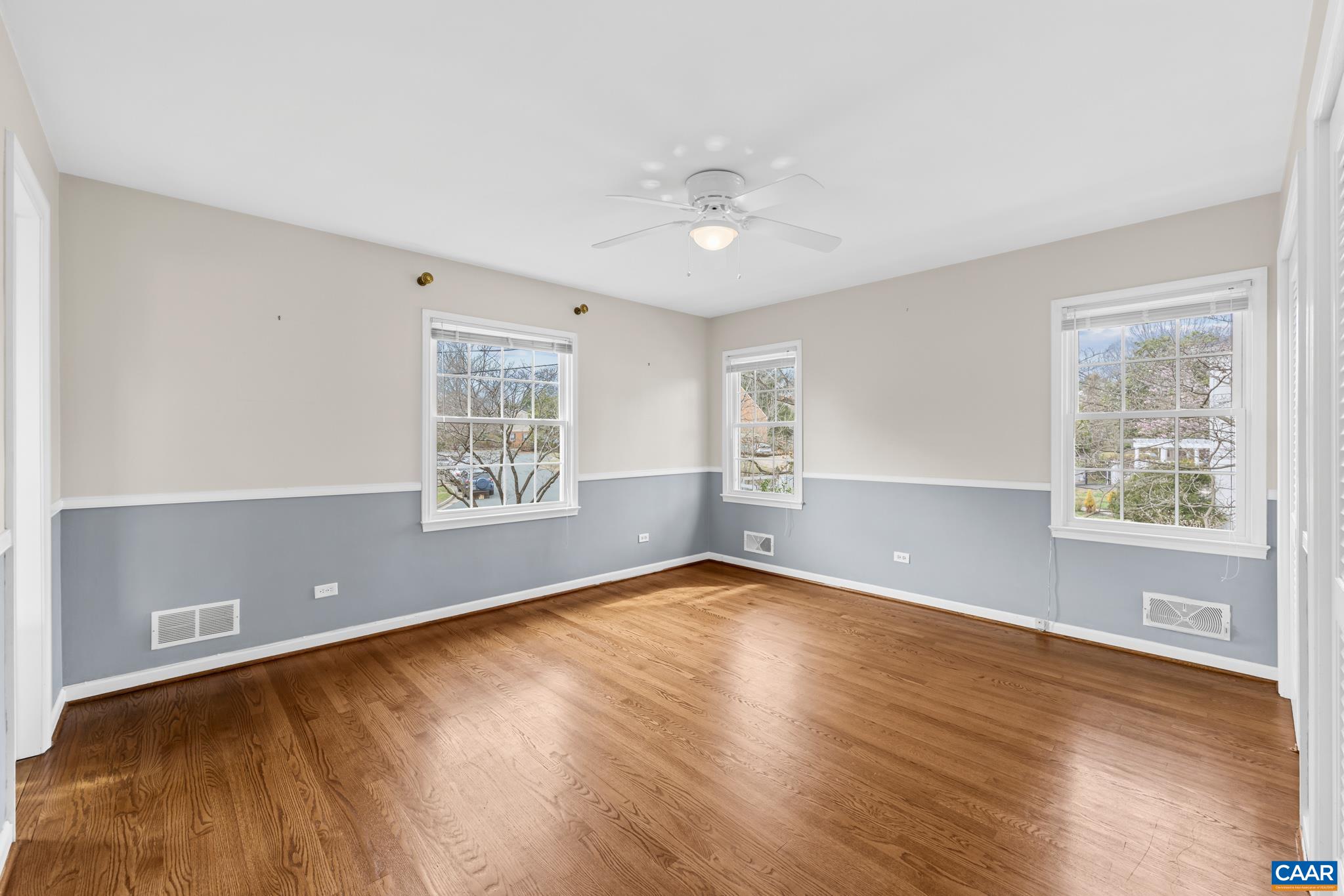 2402 BENNINGTON RD