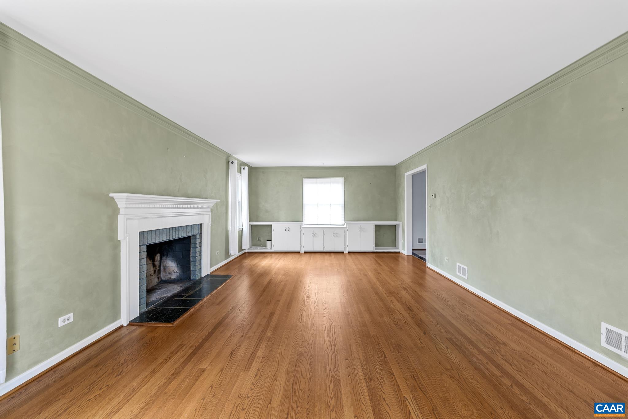 2402 BENNINGTON RD