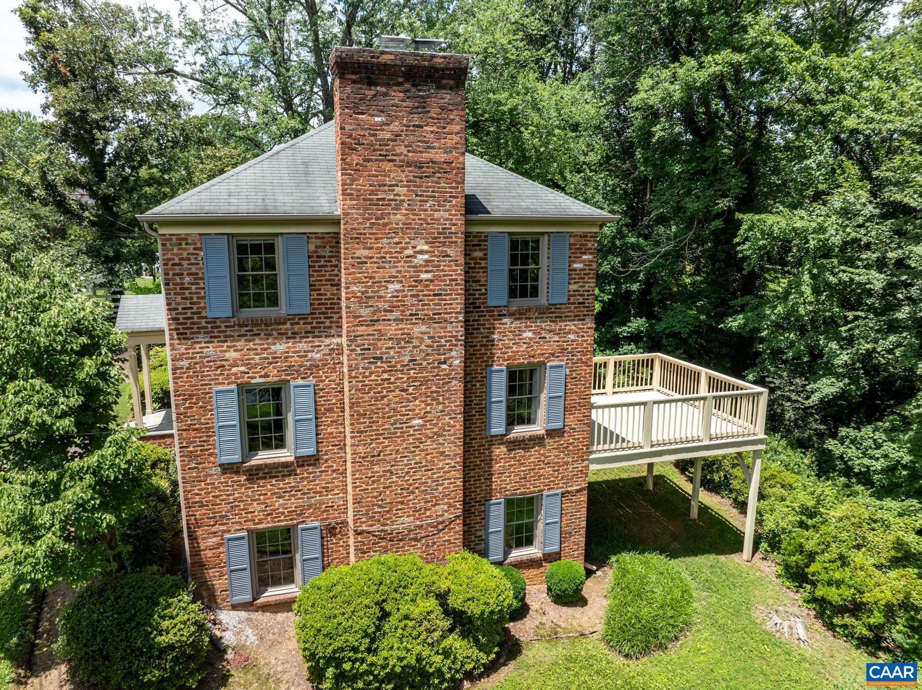 2402 BENNINGTON RD