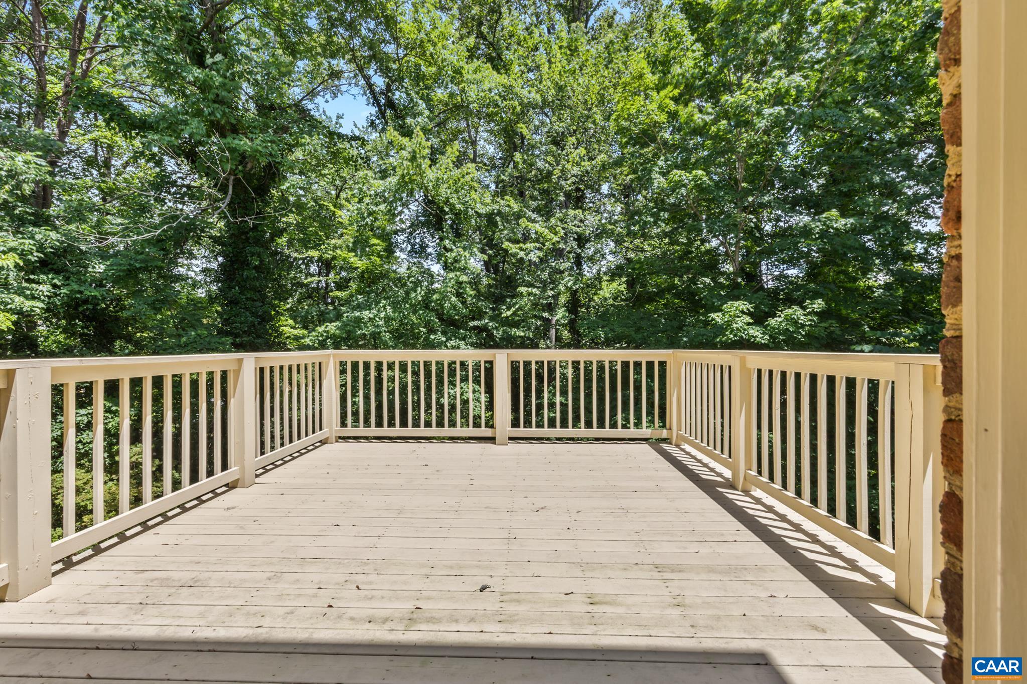 2402 BENNINGTON RD