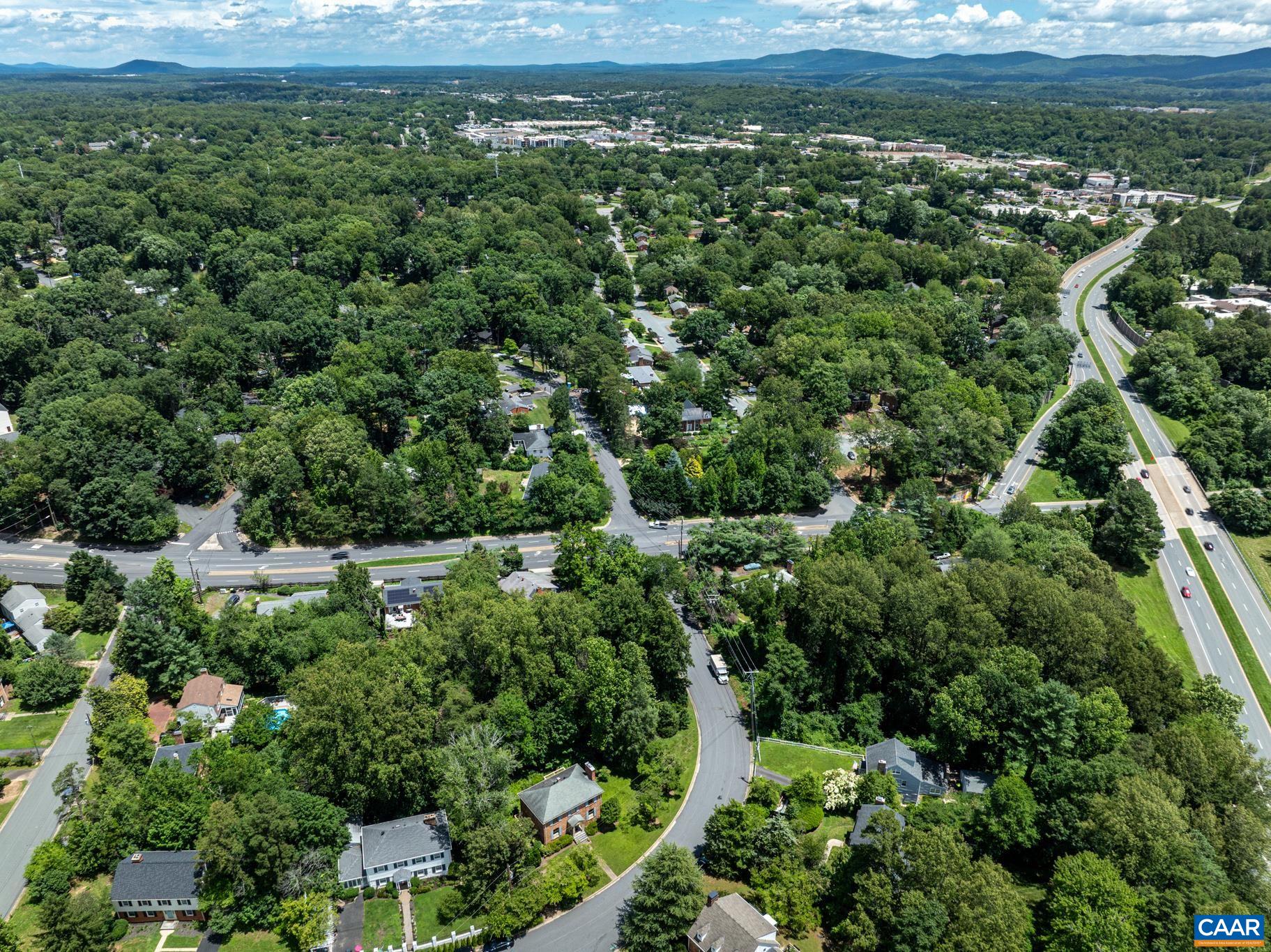 2402 BENNINGTON RD