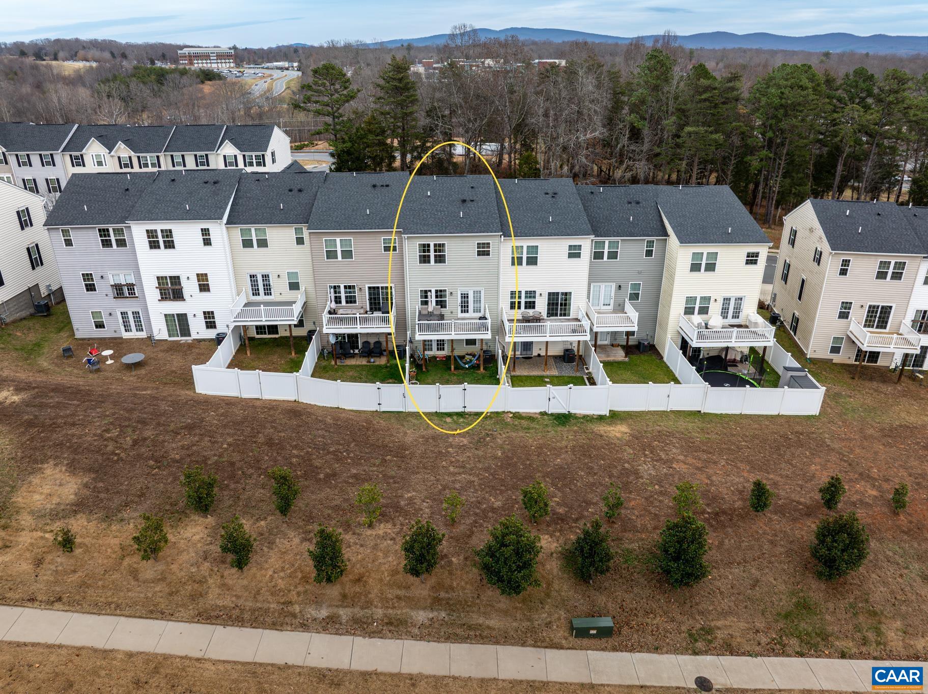 2124 ELM TREE CT