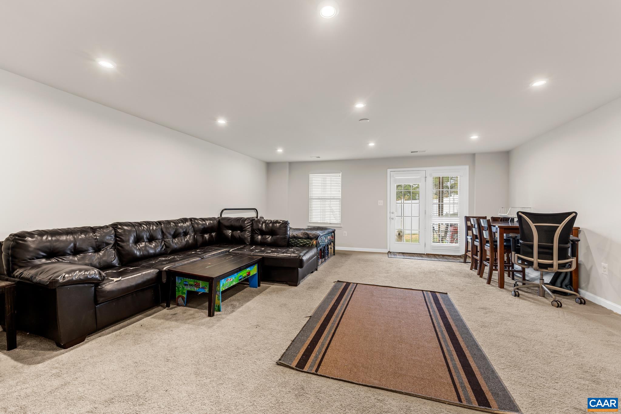 2124 ELM TREE CT