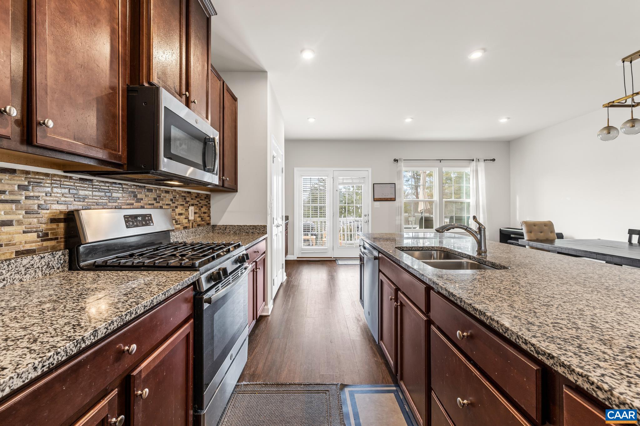 2124 ELM TREE CT