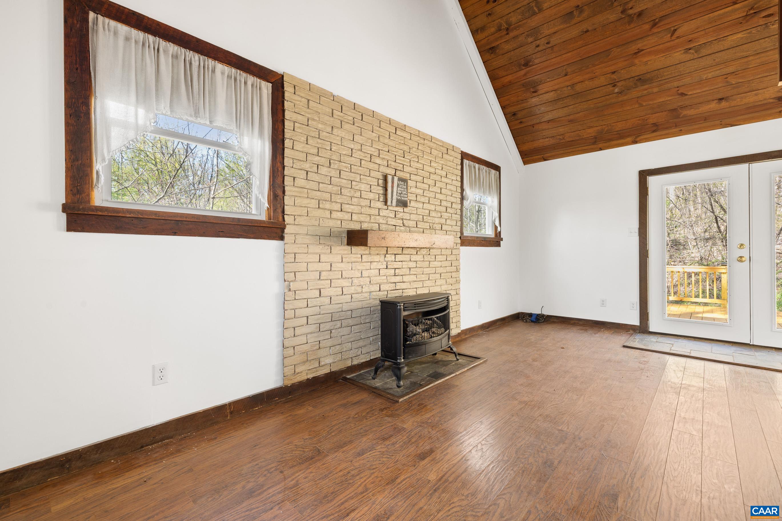 1112 RED BIRD DR