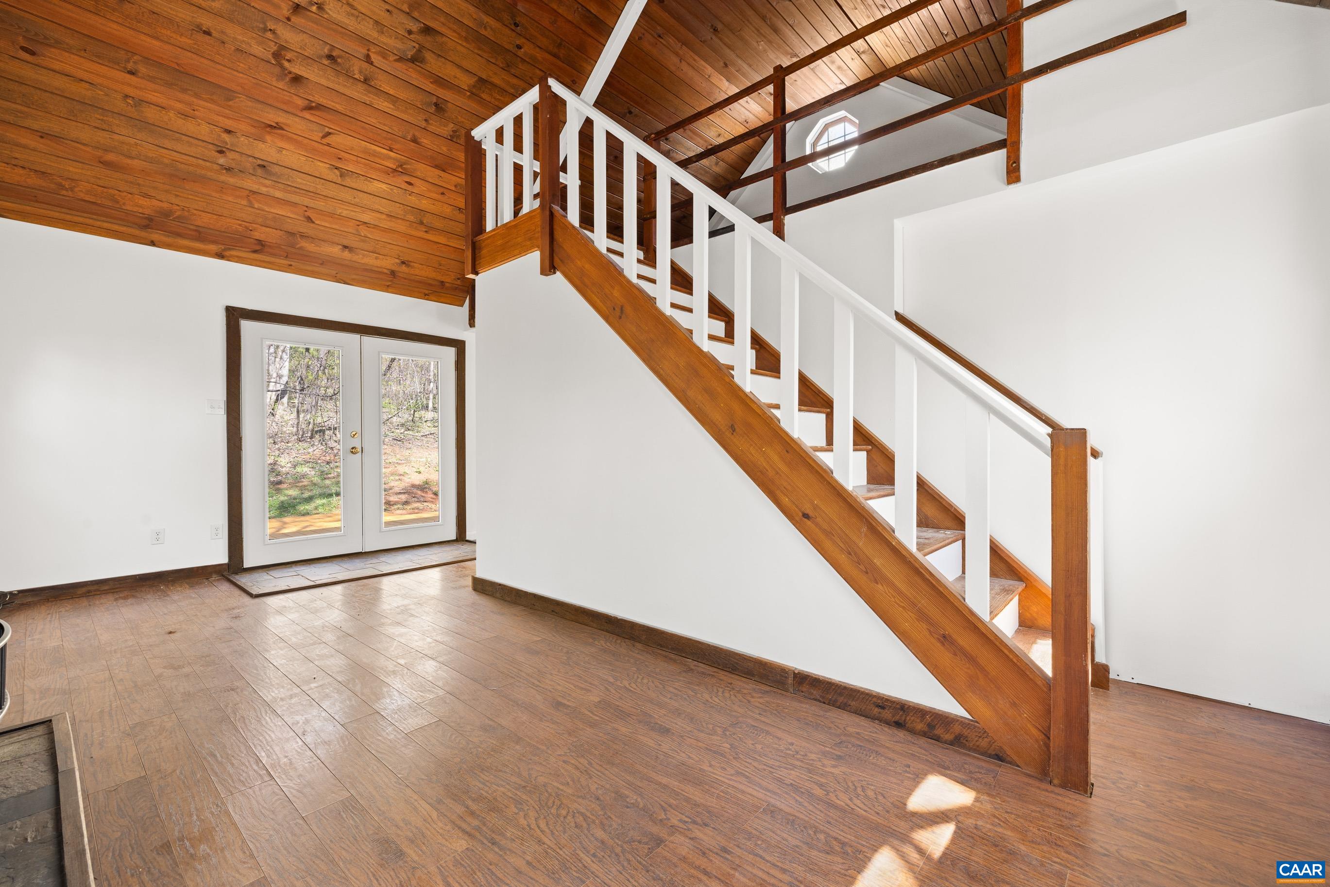 1112 RED BIRD DR
