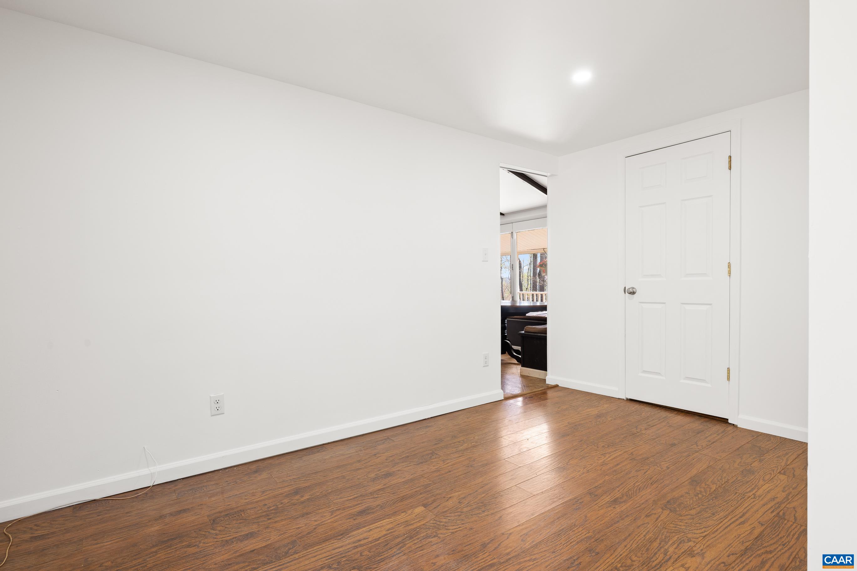 1112 RED BIRD DR