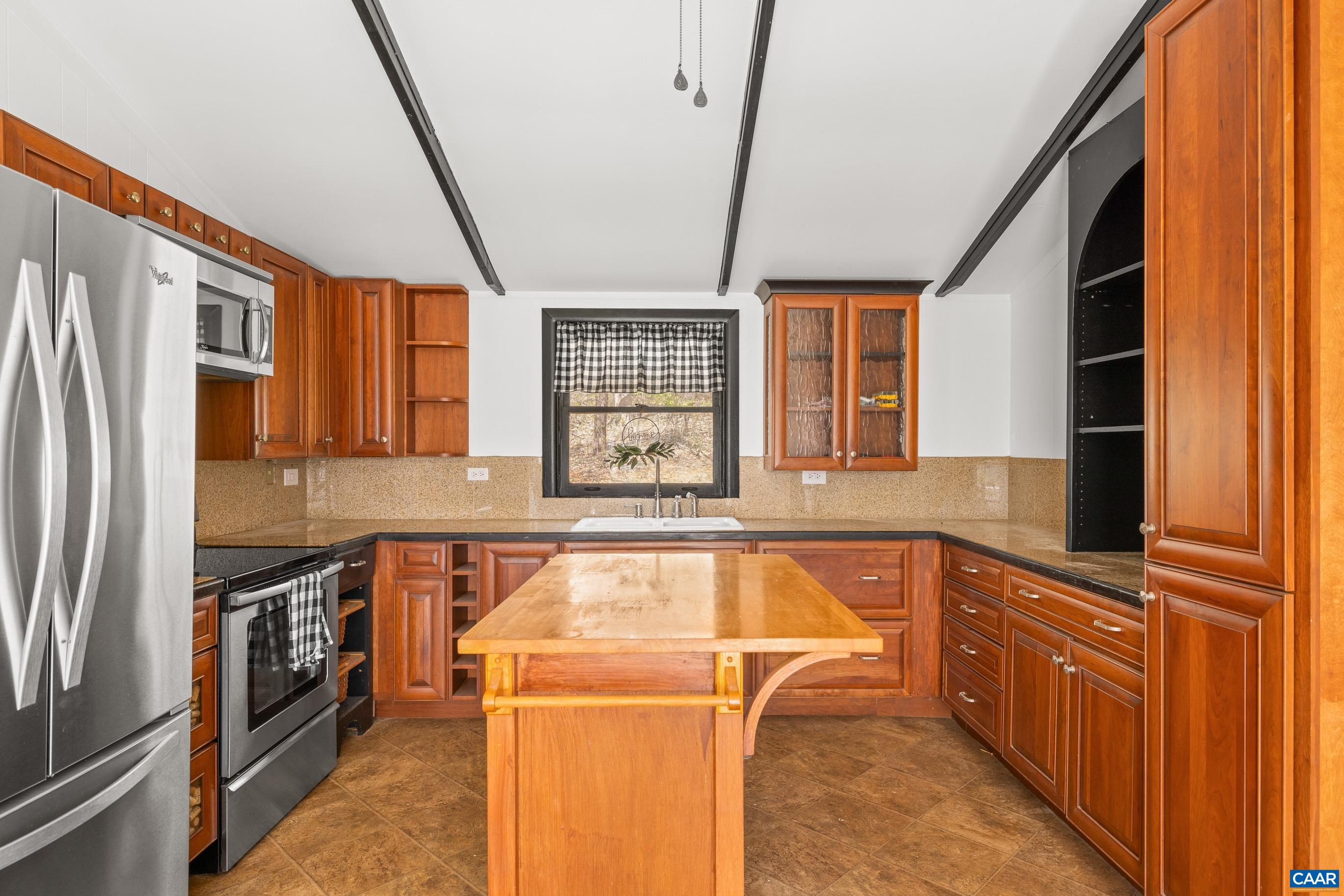 1112 RED BIRD DR