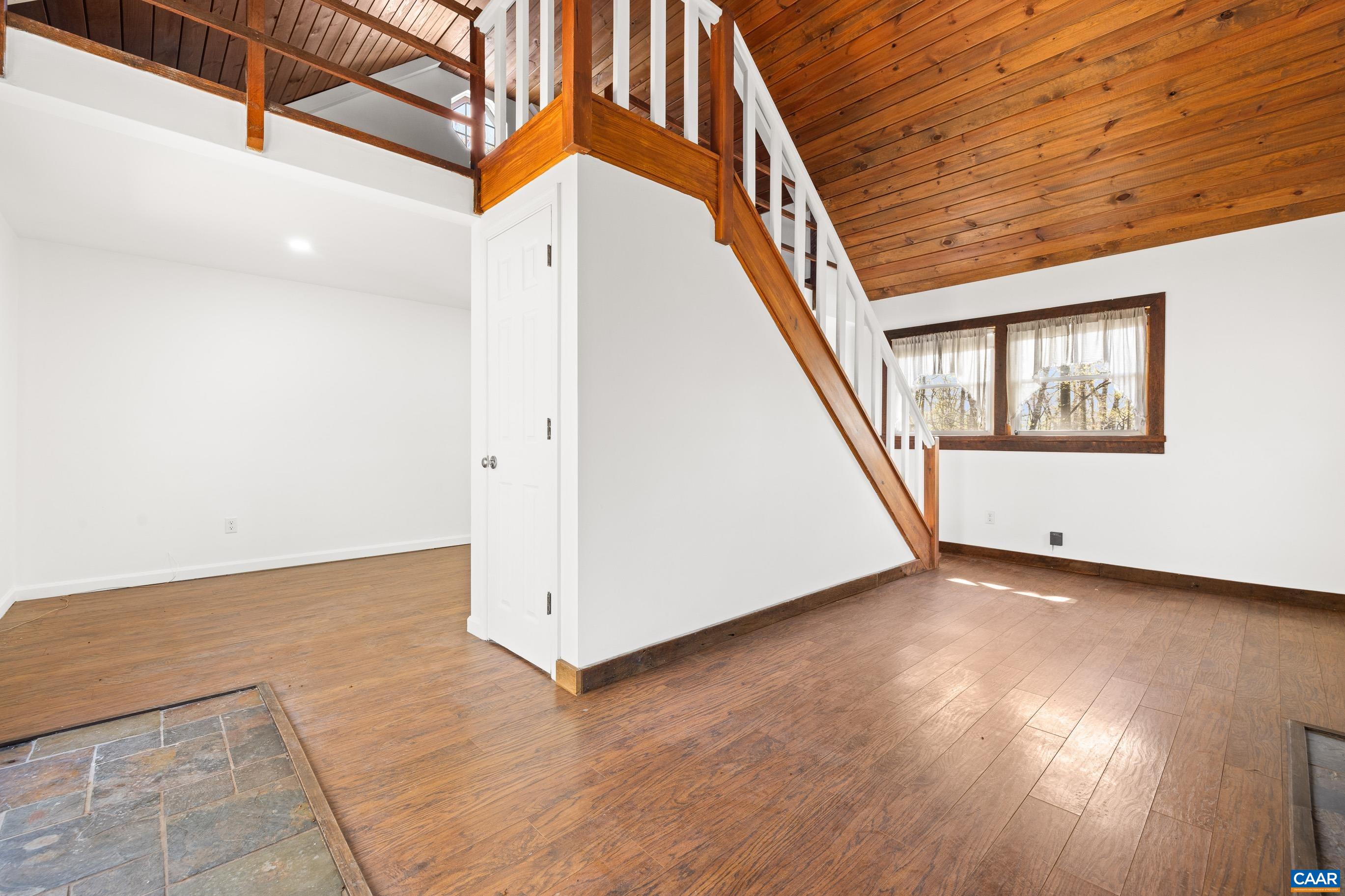 1112 RED BIRD DR