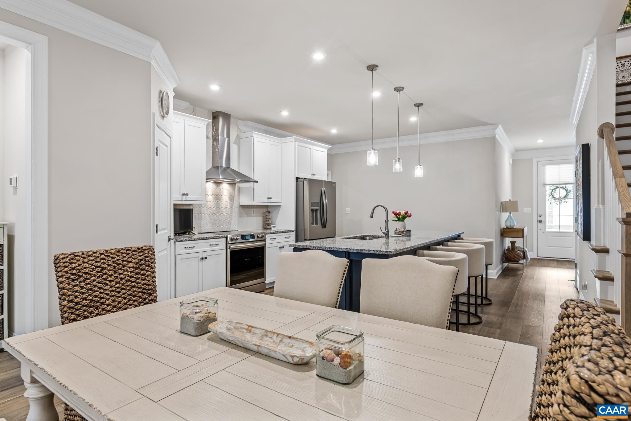 1313 LACONIA LN