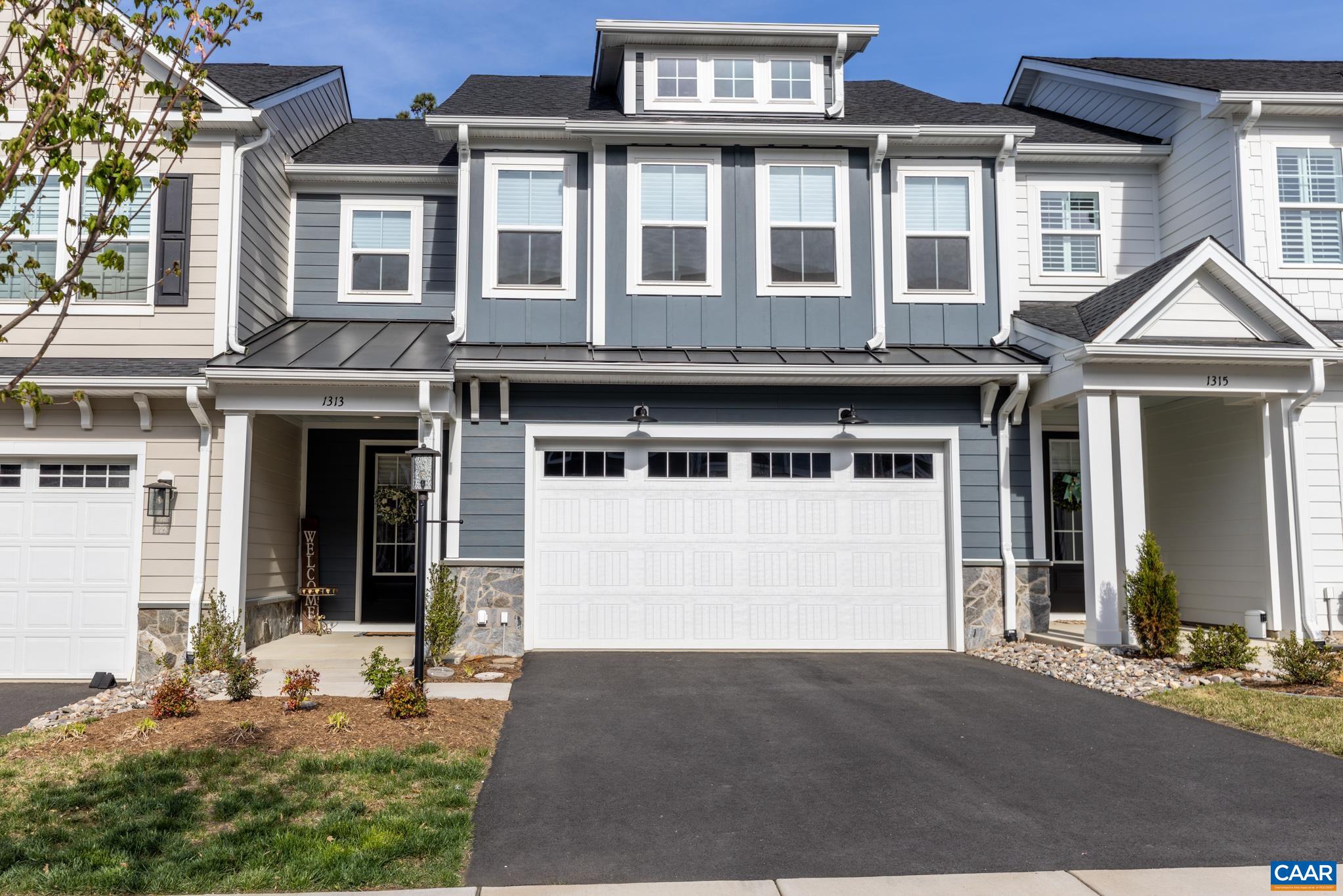 1313 LACONIA LN