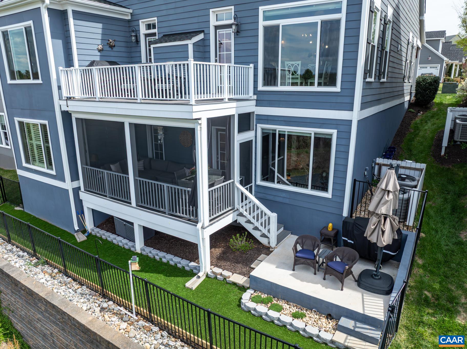1885 MARIETTA DR