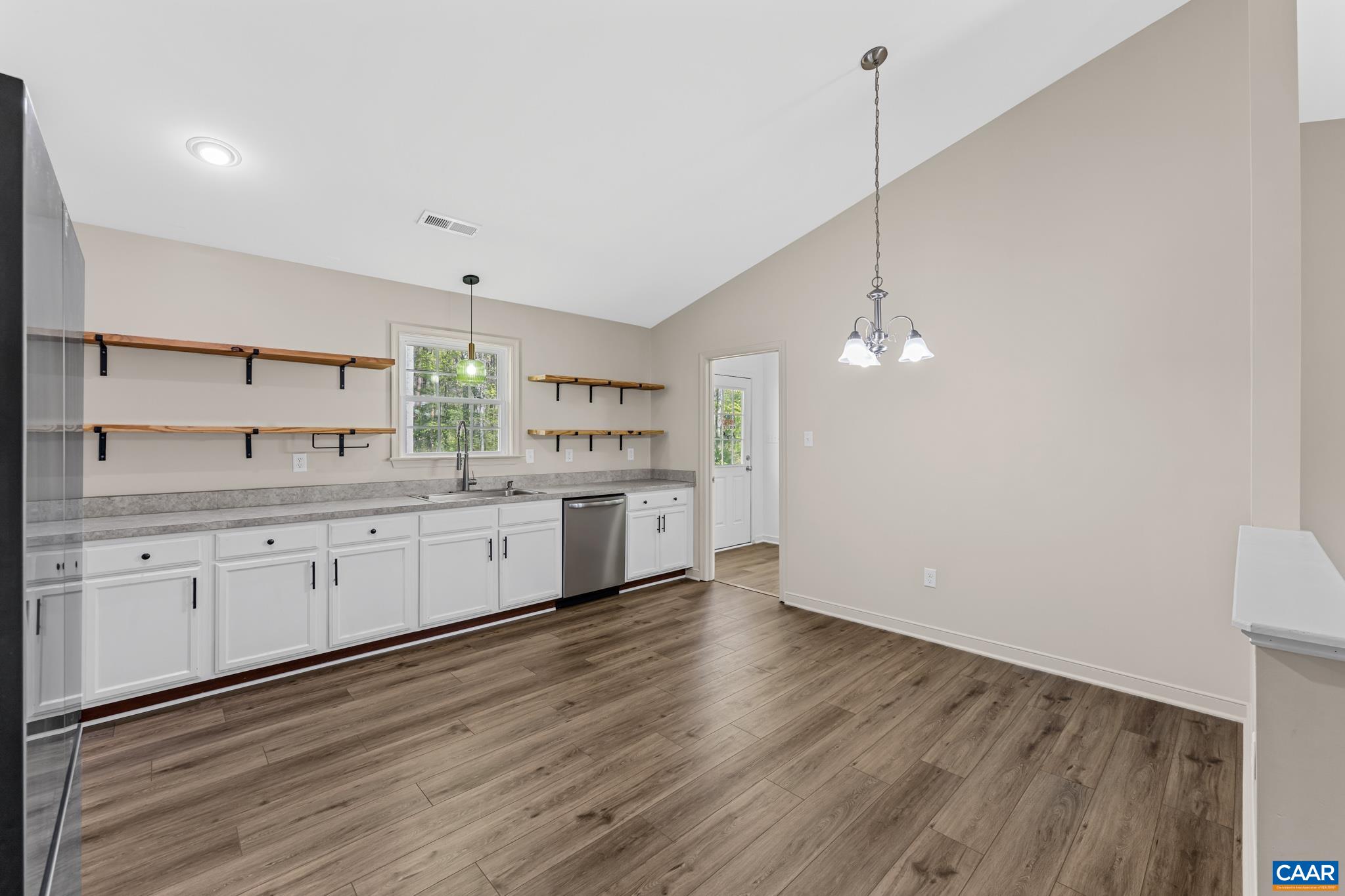 270 WINDING RIDGE WAY