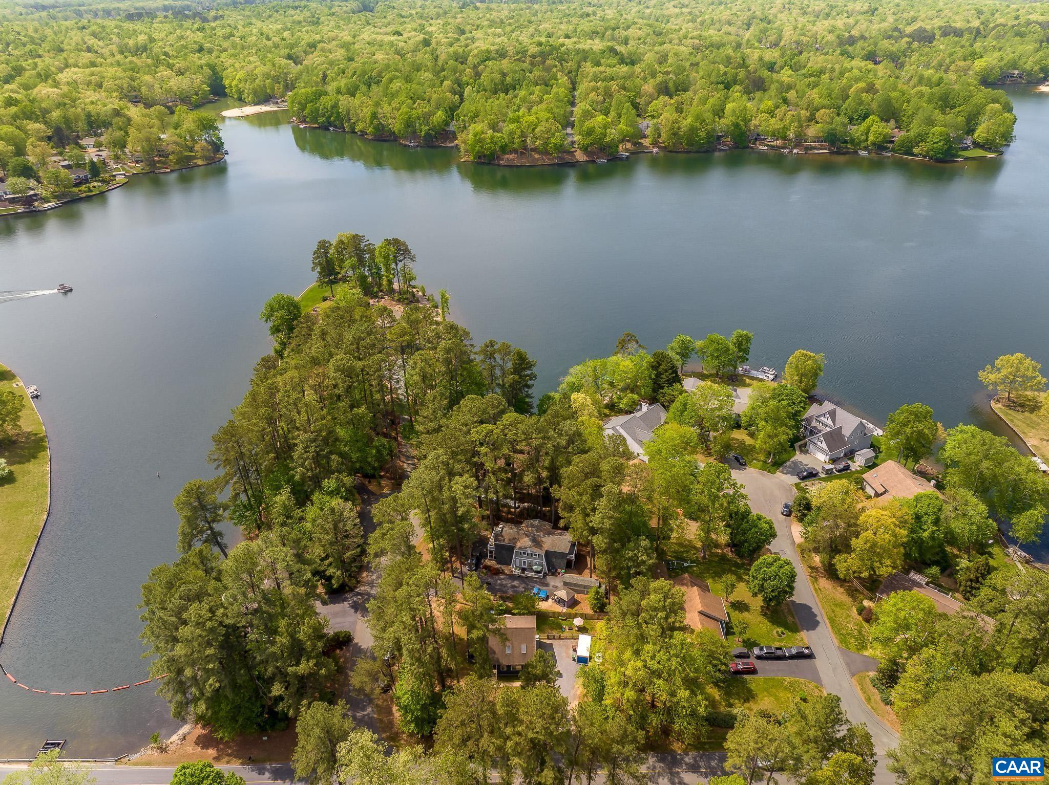 942 JEFFERSON DR