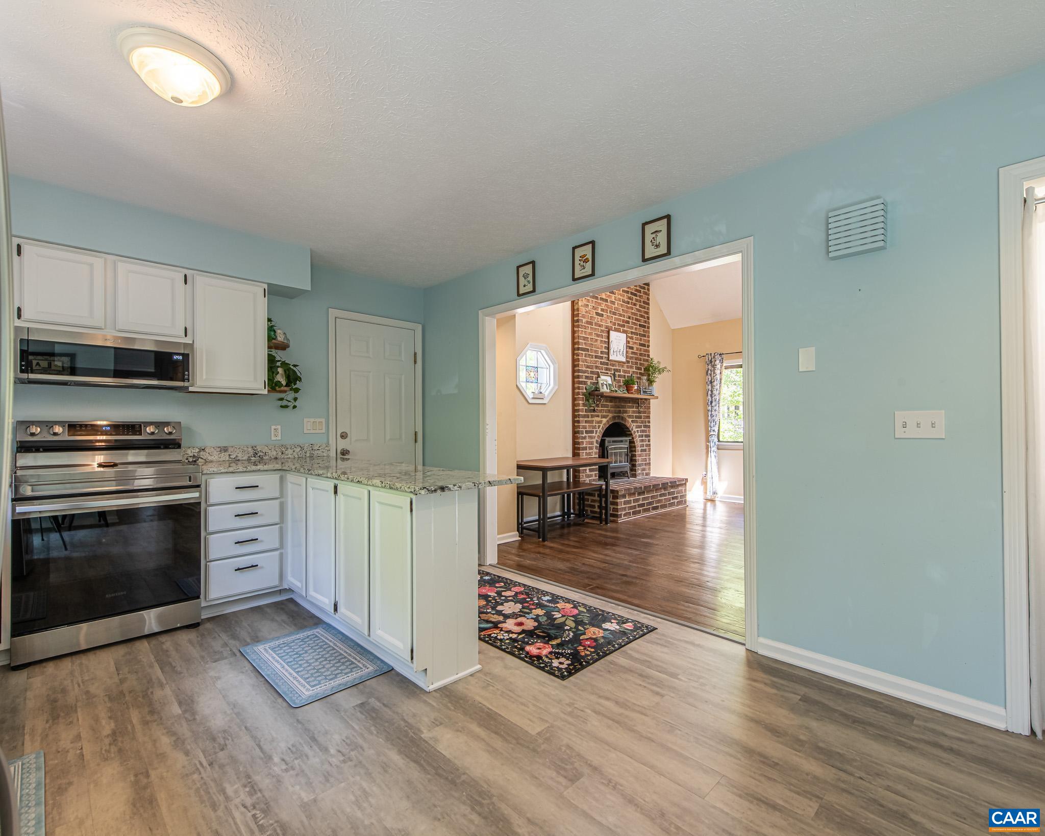 942 JEFFERSON DR