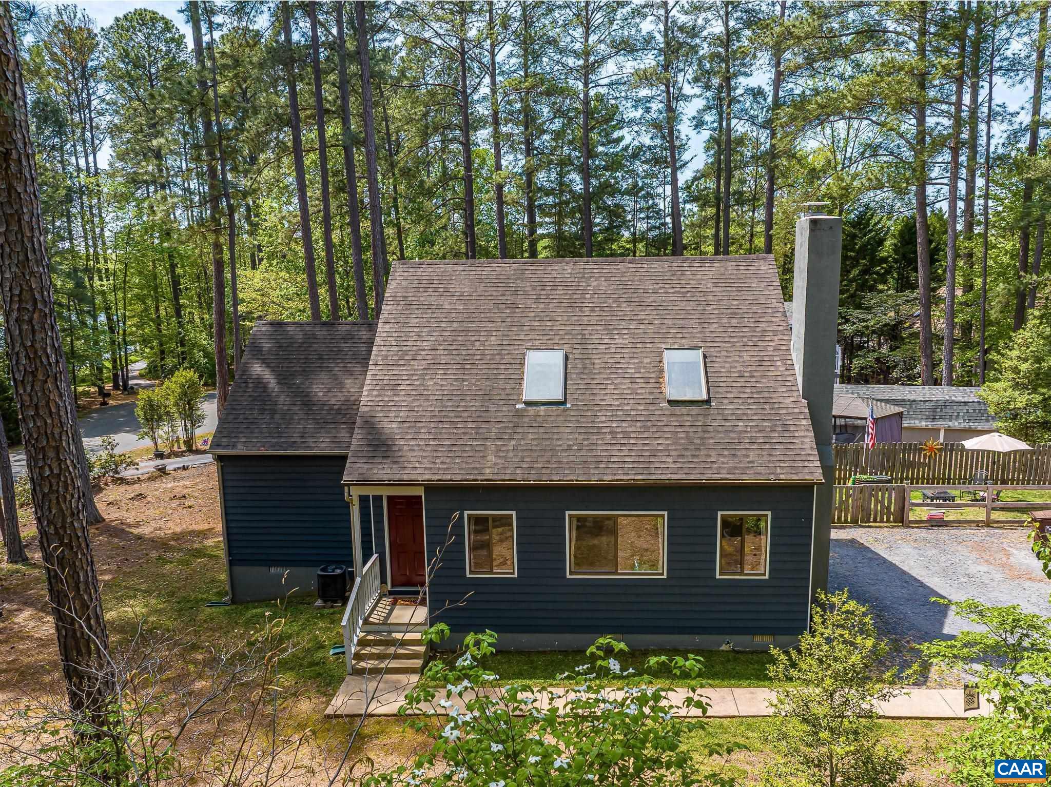942 JEFFERSON DR