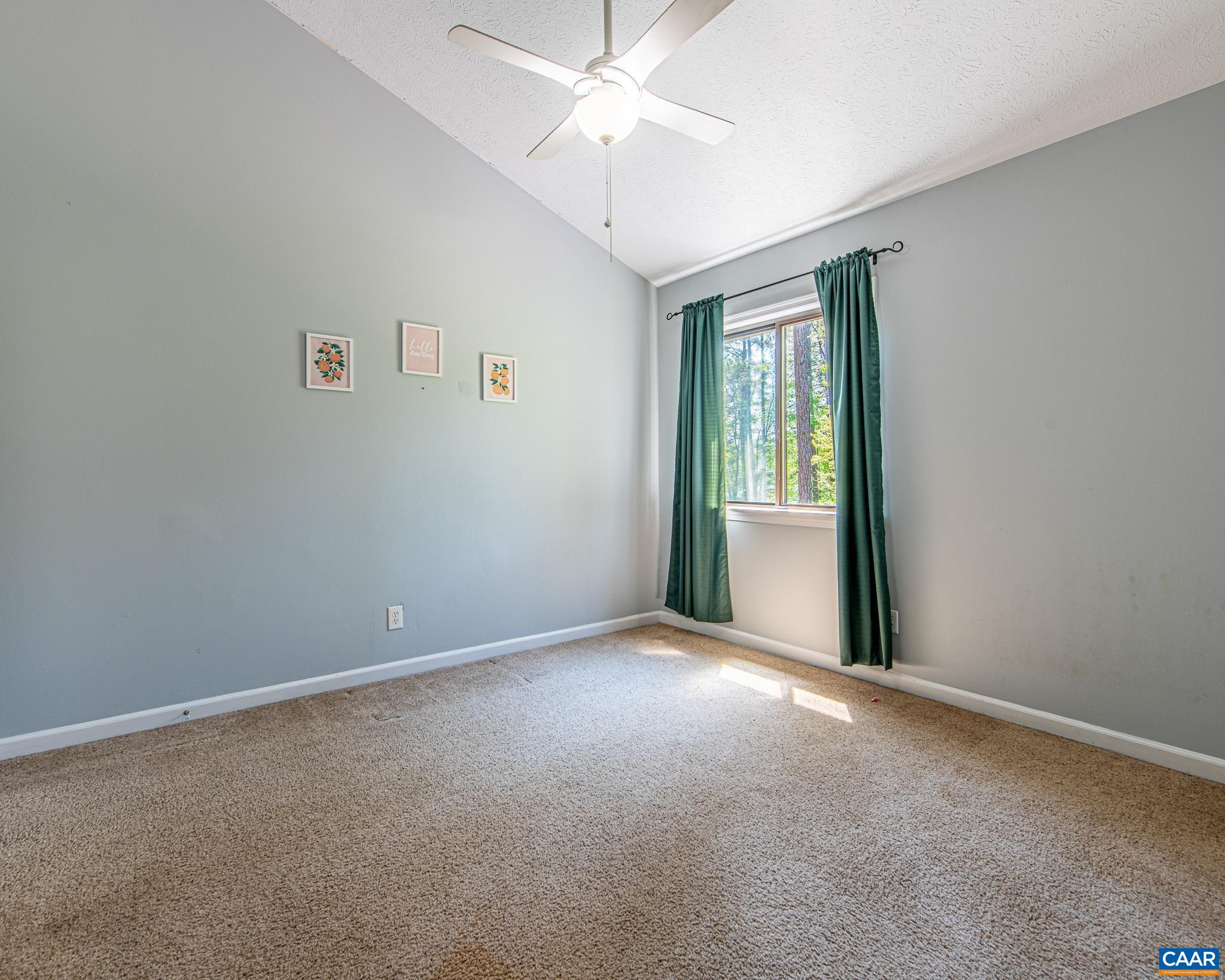 942 JEFFERSON DR