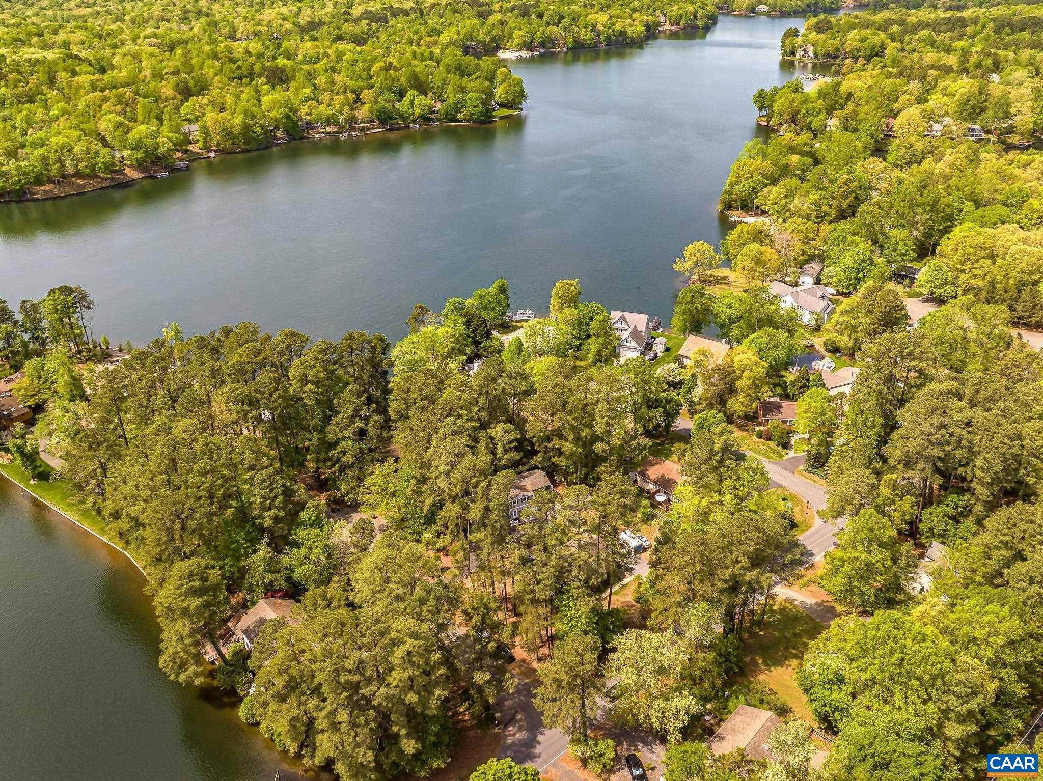 942 JEFFERSON DR